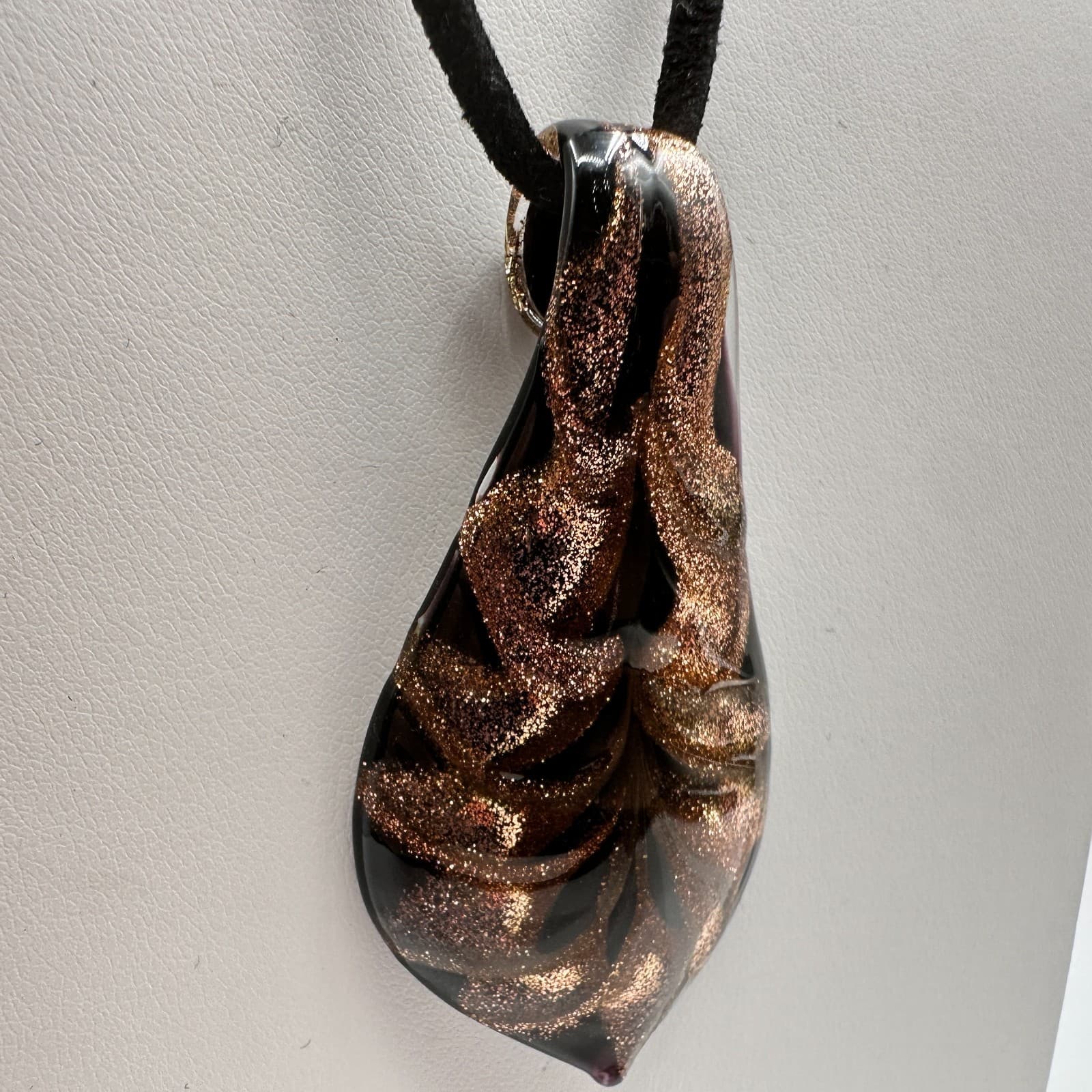 Vintage 90s Murano Style Art Glass Pendant Necklace Gold Tone Fleck Black Cord - Thumbnail 4