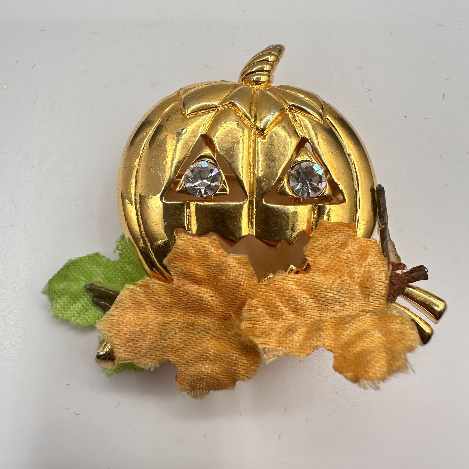 Vintage 90s Halloween Pumpkin Brooch Gold Tone Clear Rhinestone Eyes Fall Leaf - Thumbnail 3