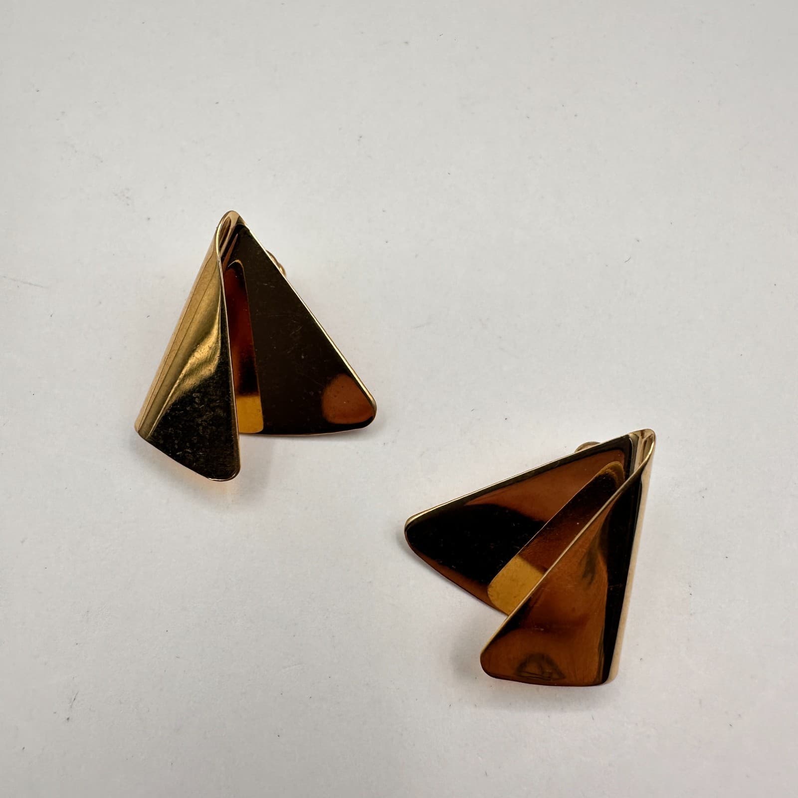 Vintage 80s Gold Tone Geometric Triangle Fold Stud Earrings Modernist Jewelry - Image 1