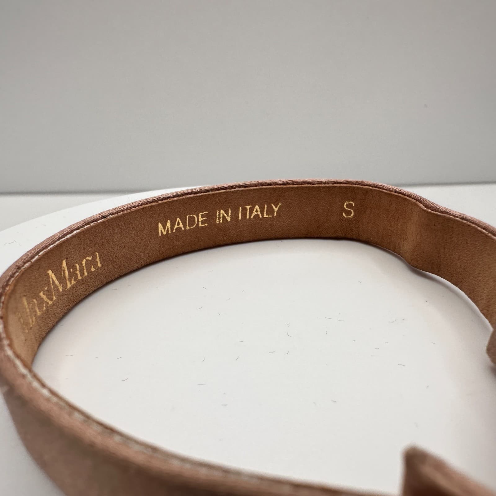 Vintage 90s Max Mara Gold Tone Bracelet Women's Classic Jewelry Made in Italy - Thumbnail 8