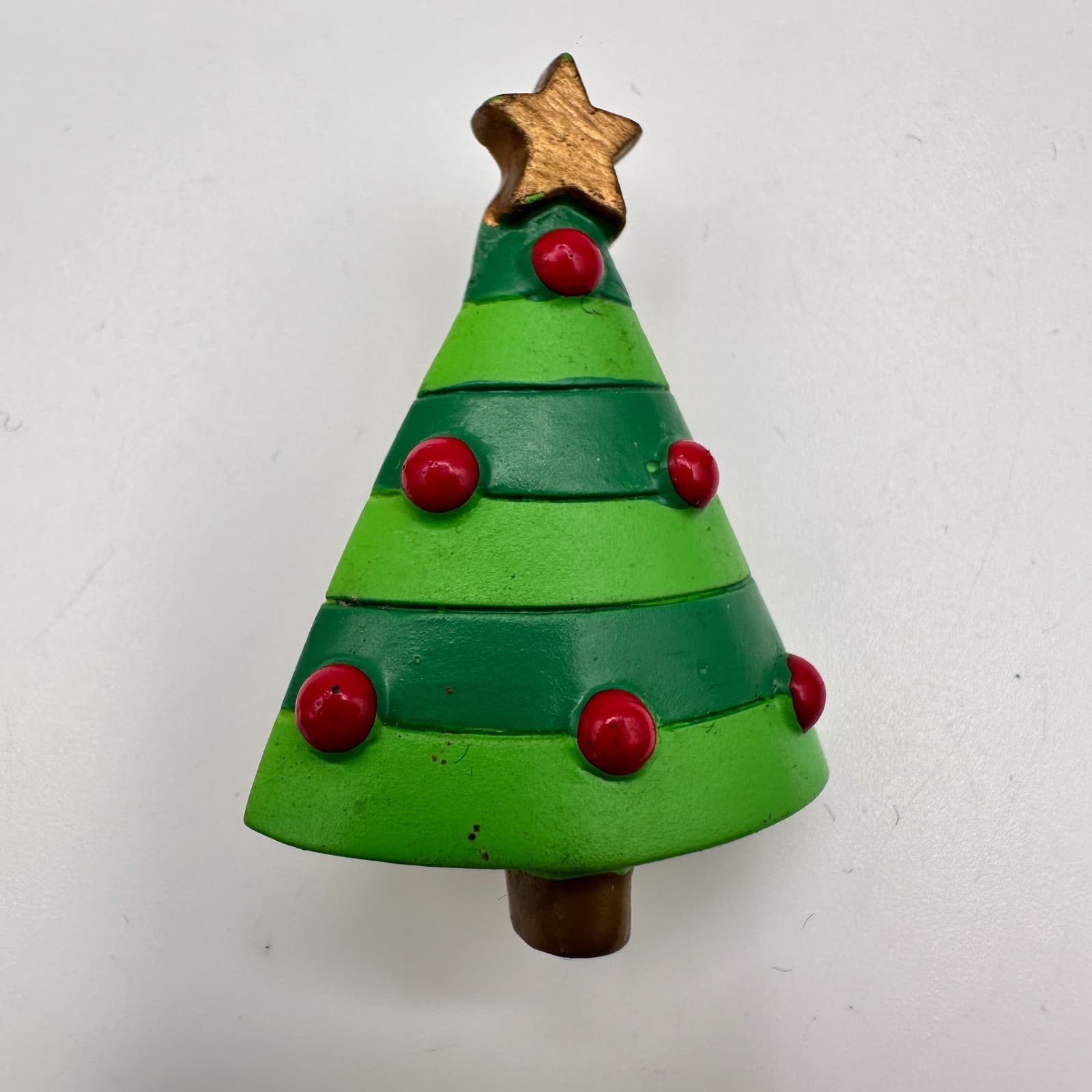 Vintage 80s Christmas Tree Brooch Pin Gold Tone Holiday Classic Fashion Jewelry - Image 1
