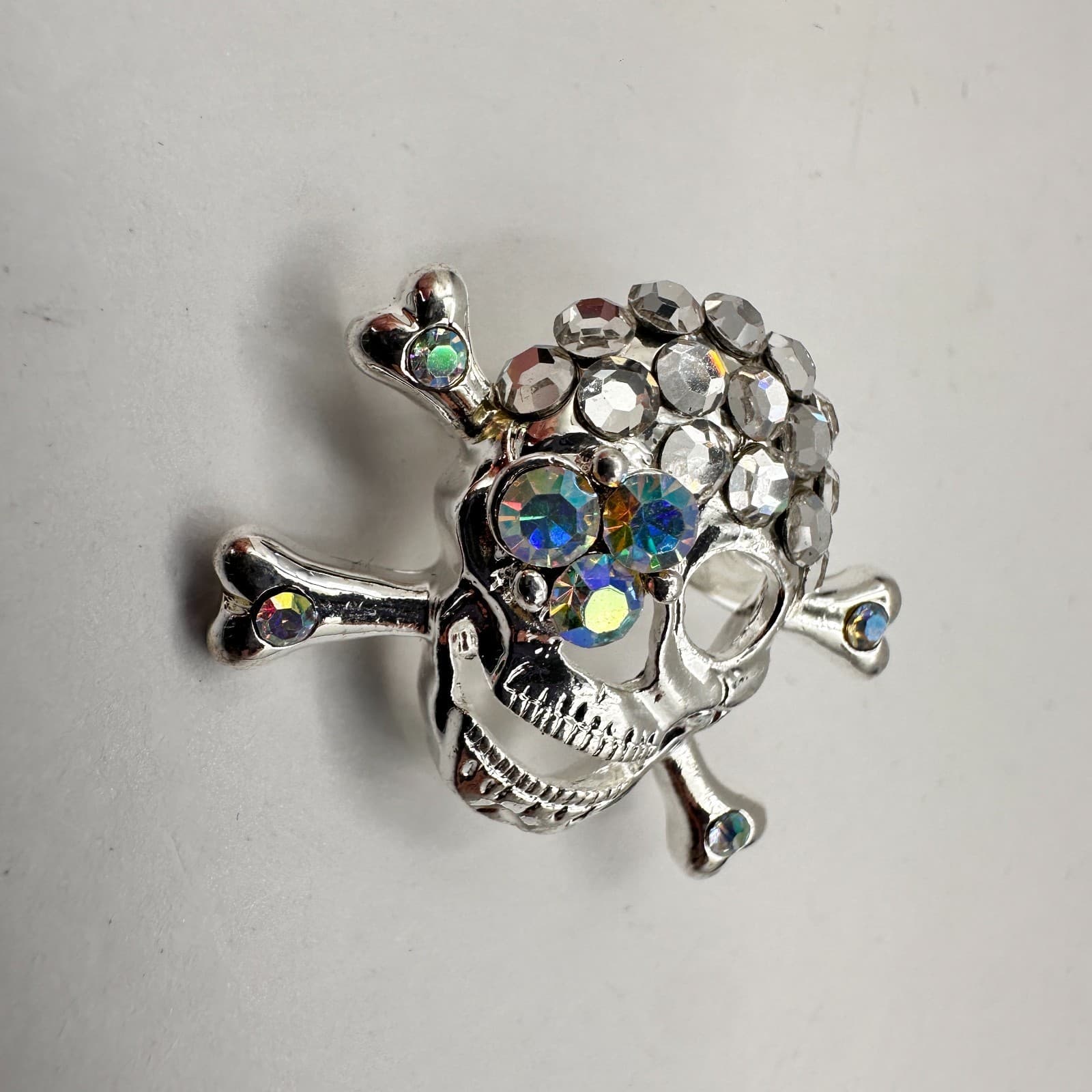 Vintage 90s Silver Tone Skull Brooch Pin Set Rhinestone Classic Fashion Jewelry - Thumbnail 4