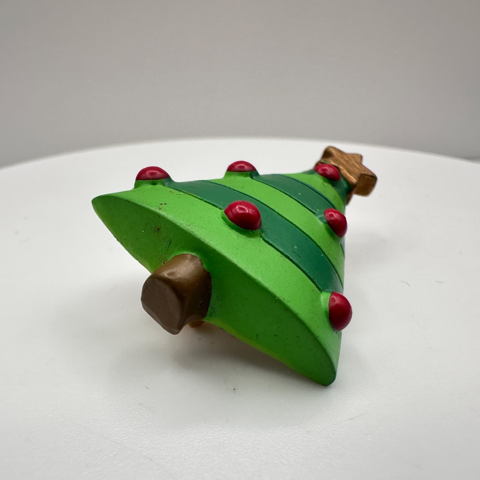 Vintage 80s Christmas Tree Brooch Pin Gold Tone Holiday Classic Fashion Jewelry - Thumbnail 5