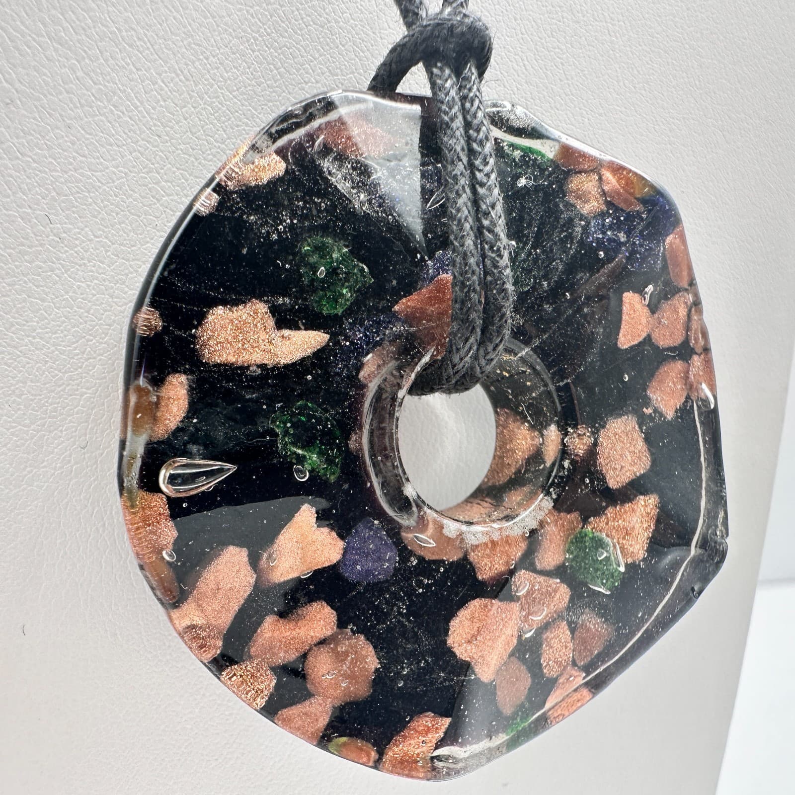 Vintage 90s Black Cord Doughnut Pendant Necklace Women's Classic Fashion Jewelry - Thumbnail 4