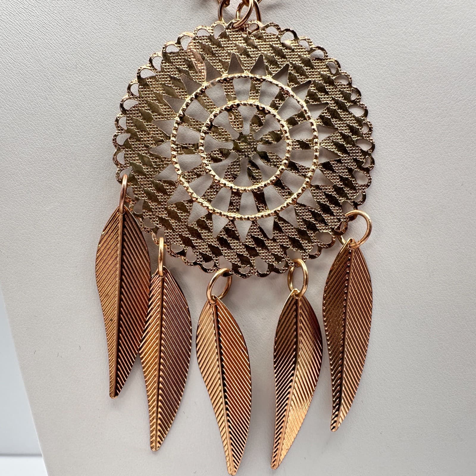 Vintage 90s Dreamcatcher Feather Pendant Necklace Gold Tone Boho Fashion Jewelry - Thumbnail 5