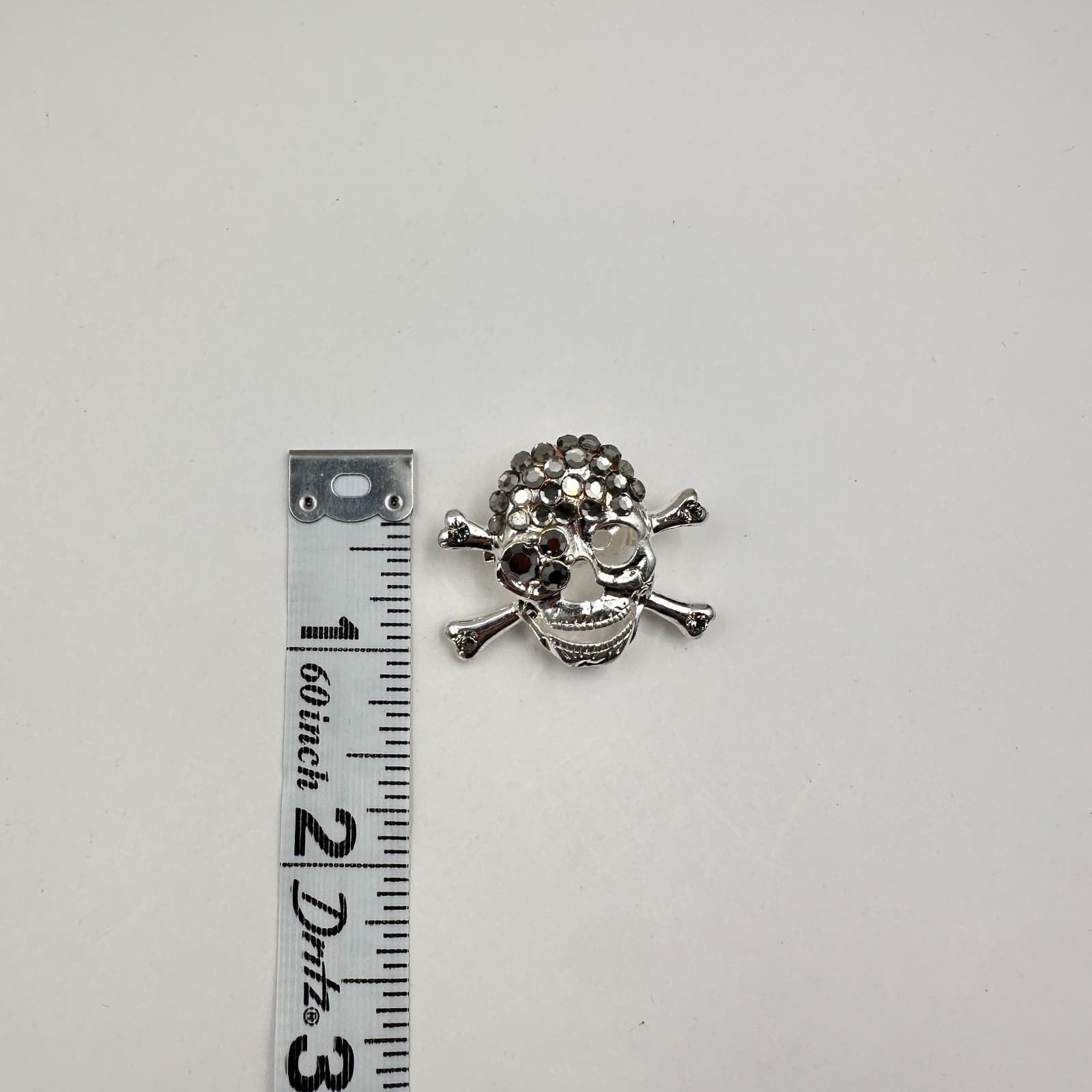 Vintage 90s Silver Tone Skull Brooch Pin Set Rhinestone Classic Fashion Jewelry - Thumbnail 14