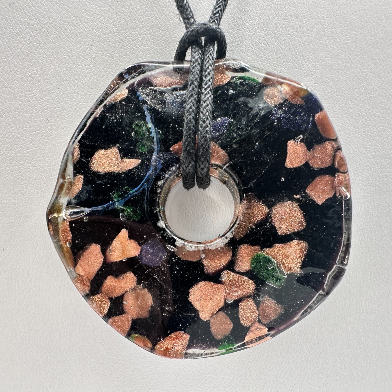 Vintage 90s Black Cord Doughnut Pendant Necklace Women's Classic Fashion Jewelry - Thumbnail 3