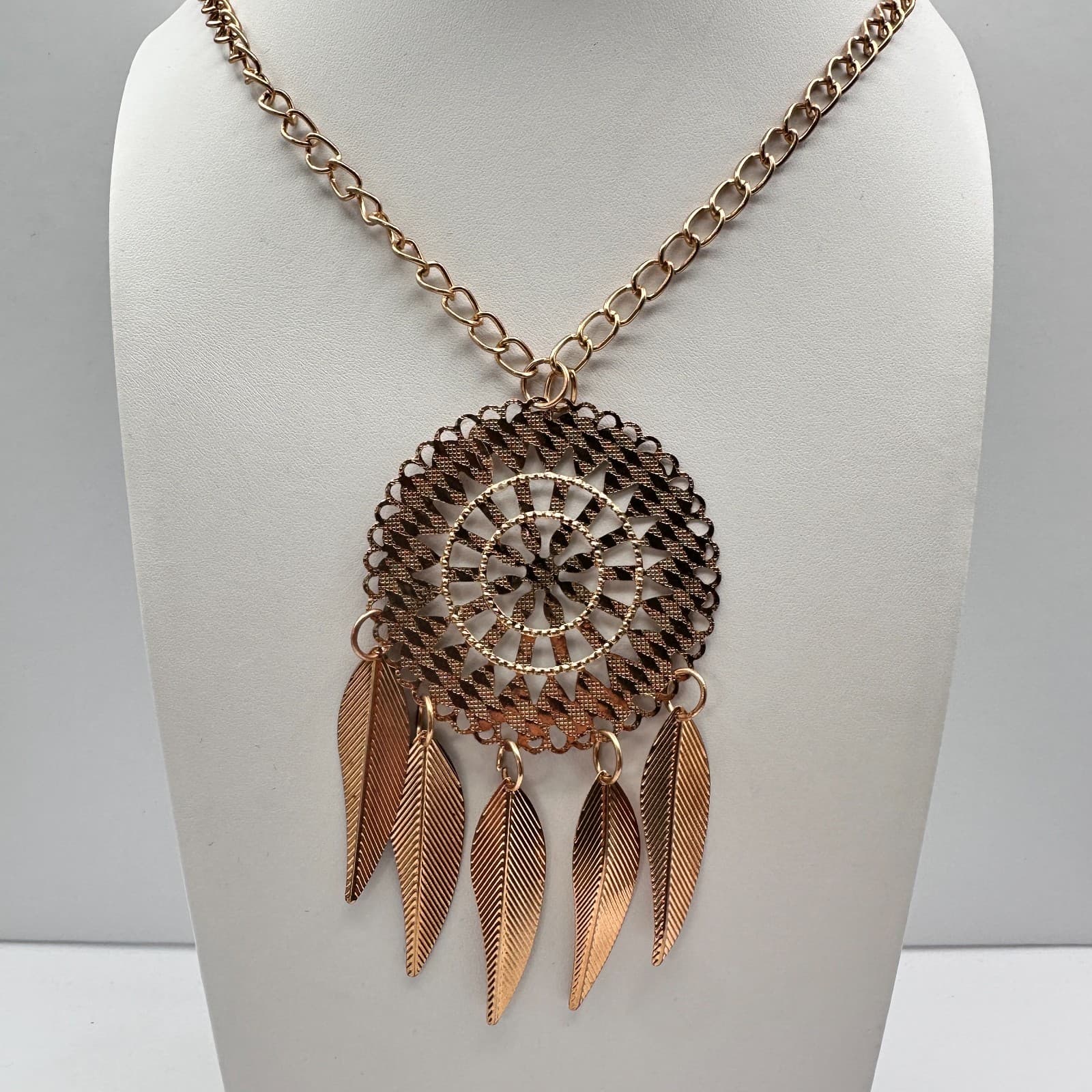 Vintage 90s Dreamcatcher Feather Pendant Necklace Gold Tone Boho Fashion Jewelry - Thumbnail 3