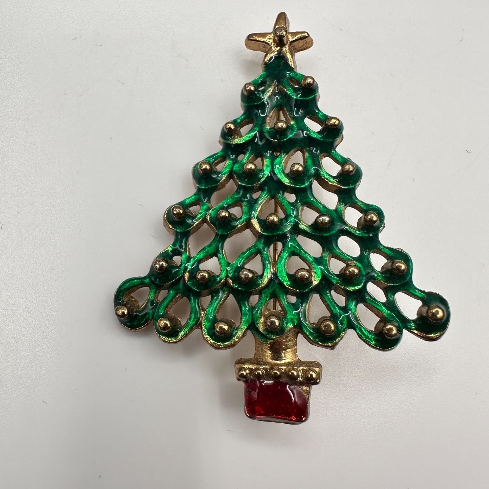 Vintage 90s Y2K Christmas Tree Brooch Pin Green Enamel Gold Tone Classic Jewelry - Image 1