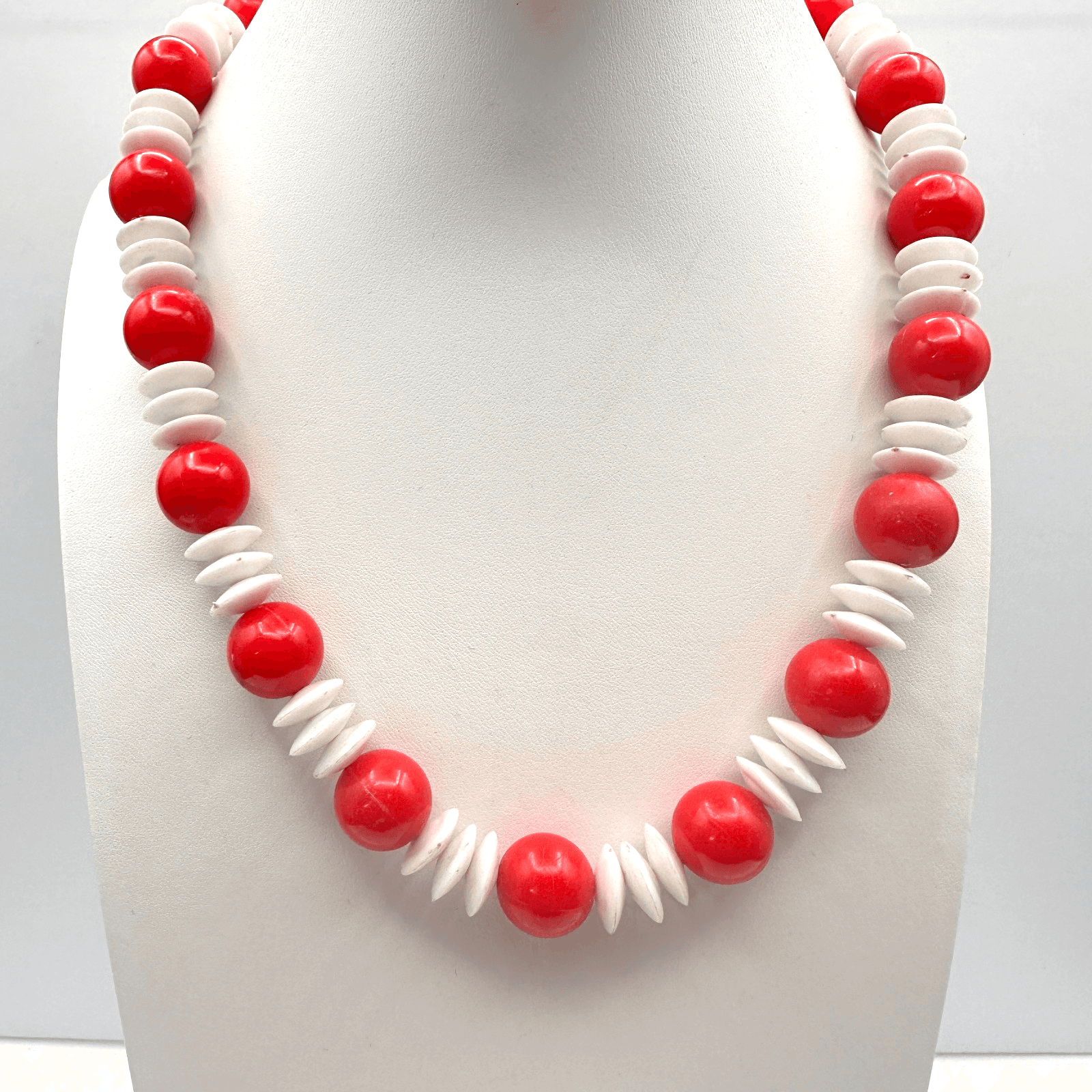 Vintage 80s Retro Beaded Necklace Statement Boho Women's Classic Fashion Jewelry - Image 1