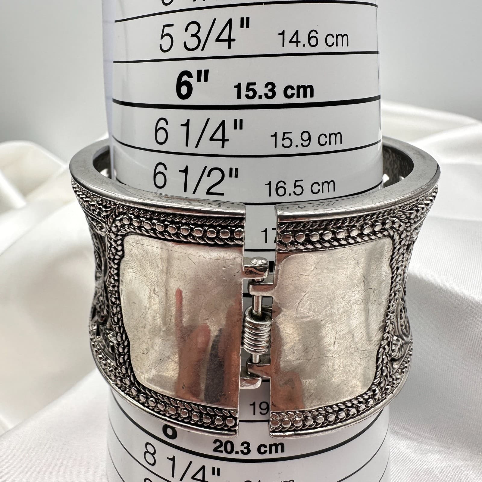 Vintage 90s Silver Tone Floral Wide Cuff Bracelet Women's Classic Jewelry - Thumbnail 10