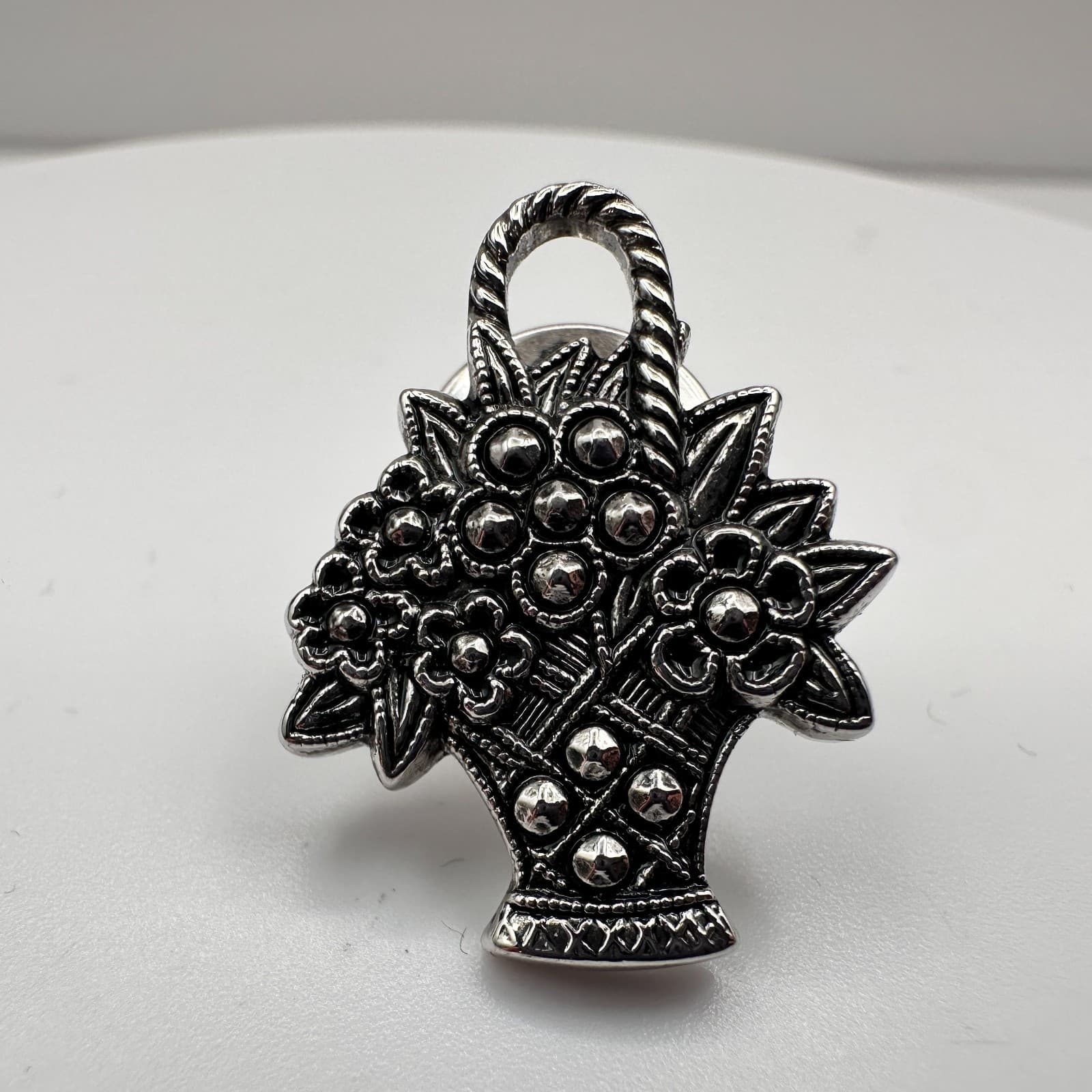 Vintage 80s Avon Silver Tone Floral Basket Brooch Pin Women's Fashion Jewelry - Thumbnail 2