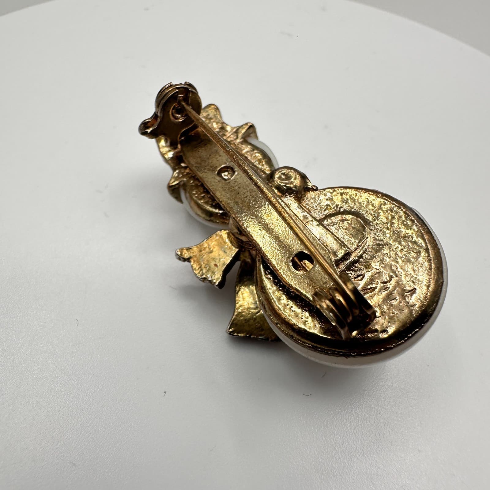 Vintage 80s 90s Snowman Brooch Pin Faux Pearl Gold Tone Christmas Jewelry - Thumbnail 5