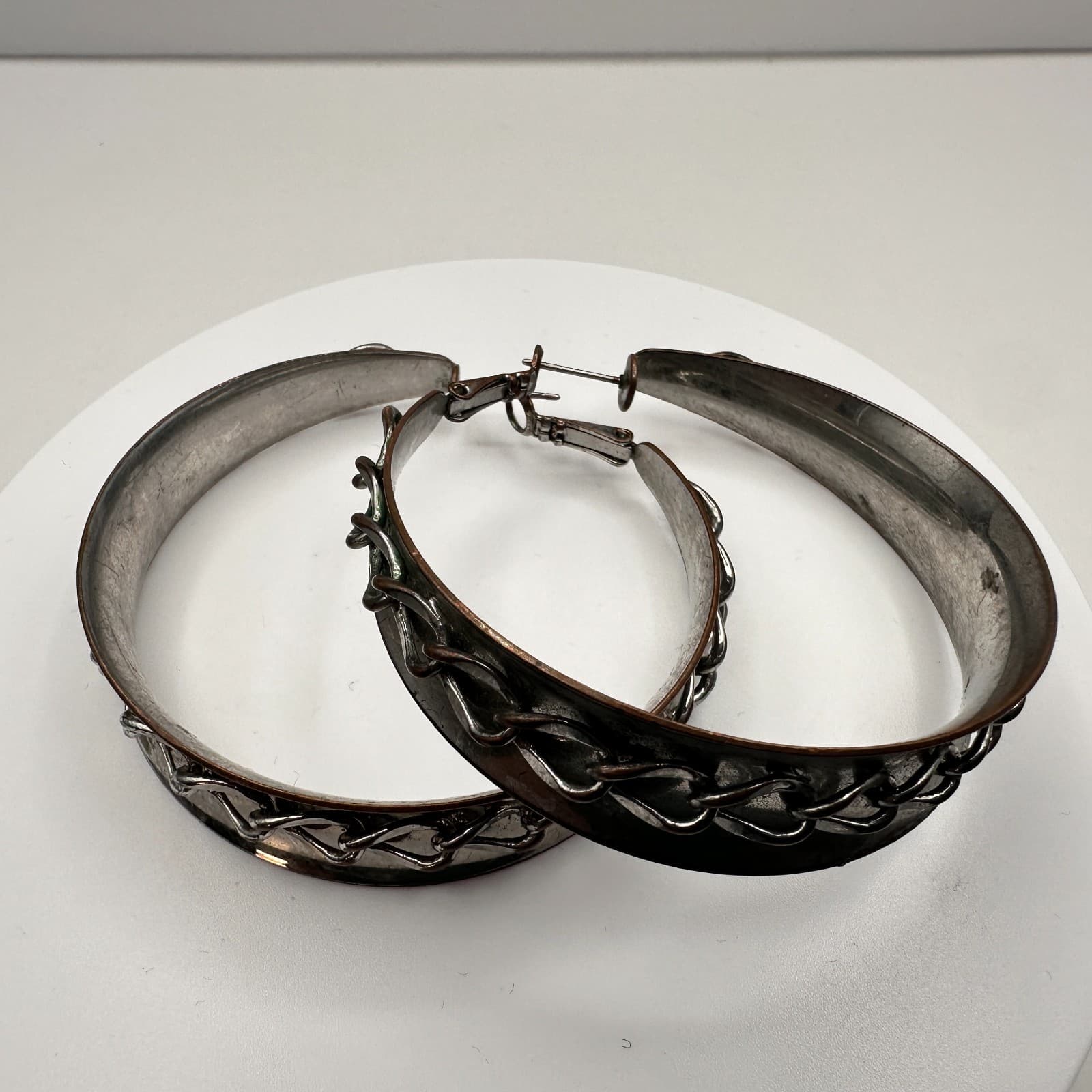 Vintage 90s Silver Tone Wide Hoop Chain Earrings Women's Classic Fashion Jewelry - Thumbnail 2