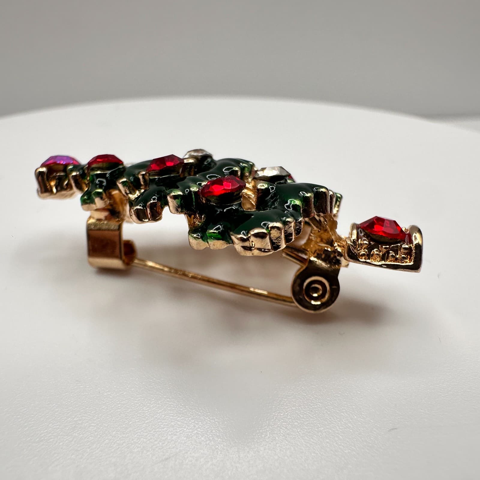 Vintage 90s Christmas Tree Brooch Pin Rhinestone Glass Gold Tone Classic Jewelry - Thumbnail 5