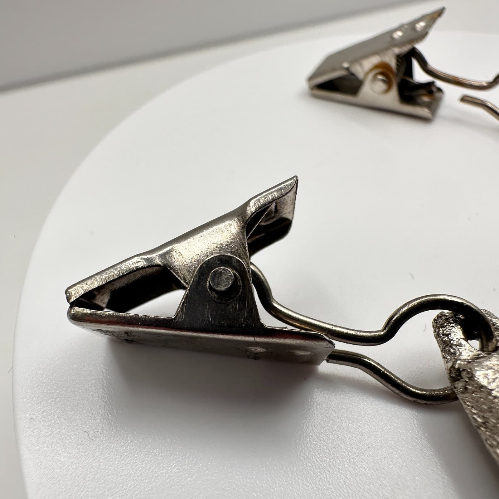 Vintage 90s Silver Tone Flower Tablecloth Weights Clips Clamps Earrings Jewelry - Thumbnail 4