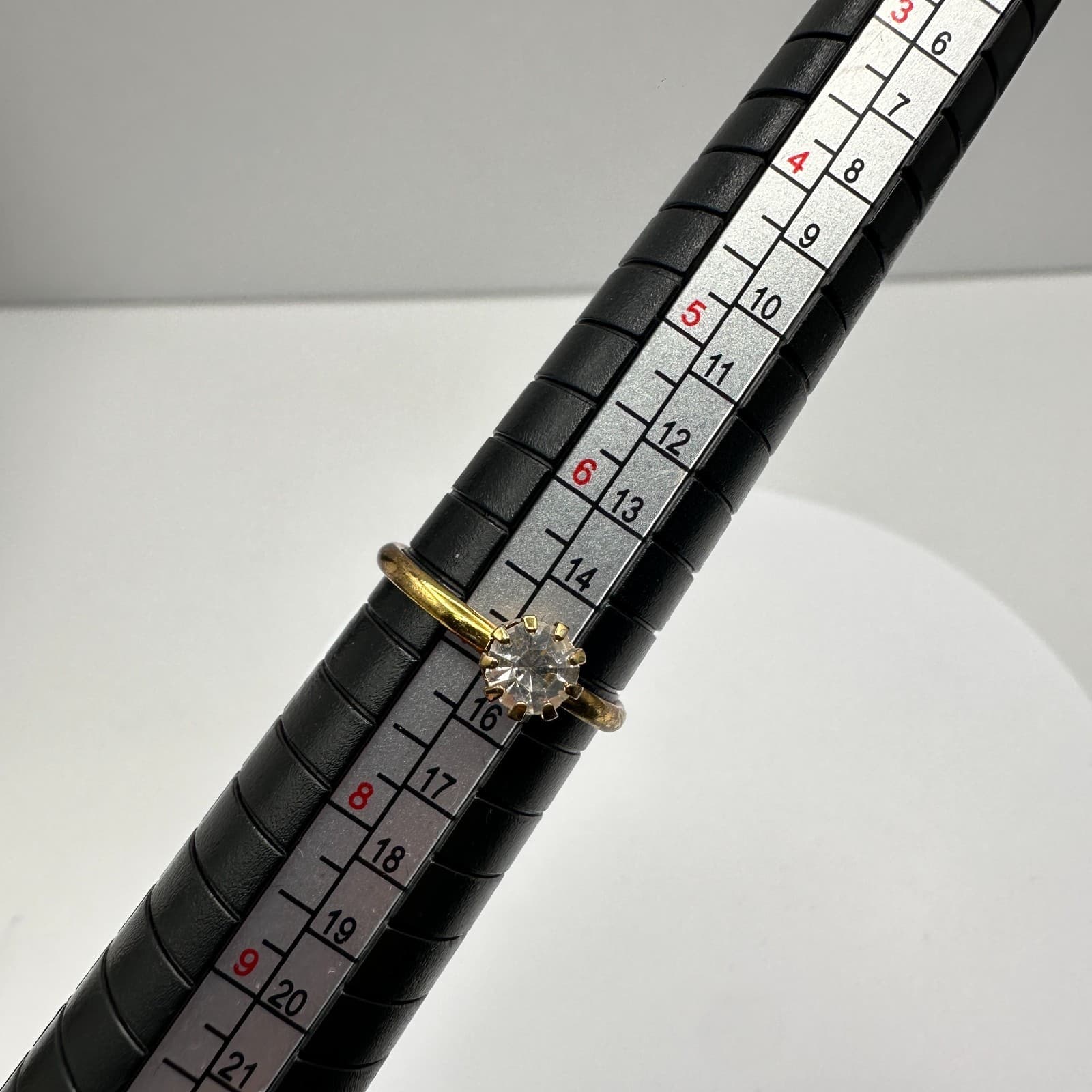 Vintage 80s Gold Tone Oval Clear Stone Solitaire Engagement Ring Band Jewelry - Thumbnail 6