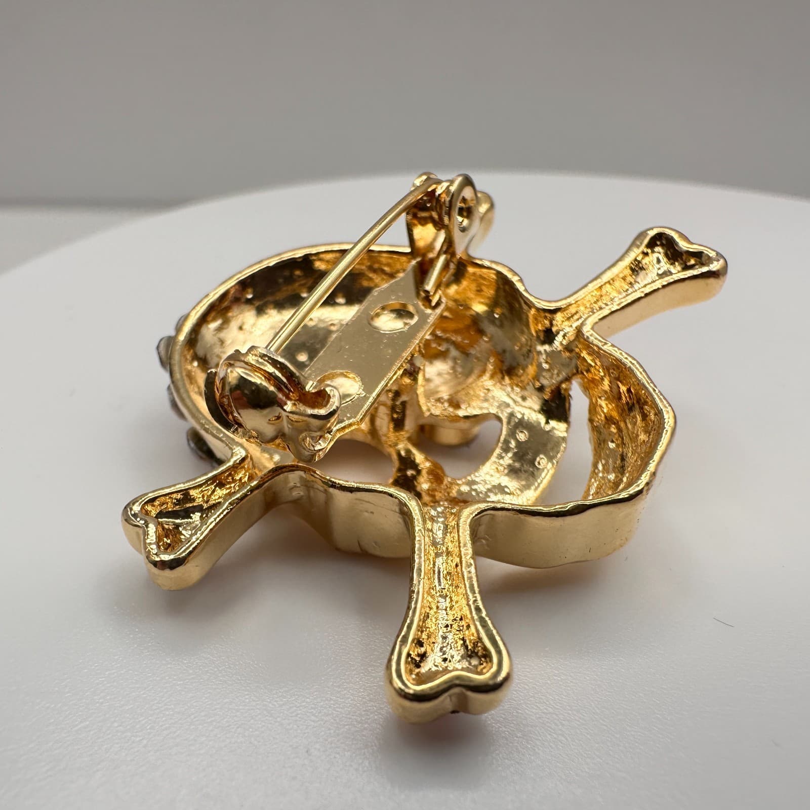 Vintage 90s Skull & Crossbones Gold Silver Rhinestone Charm Brooch Pin Jewelry - Thumbnail 5