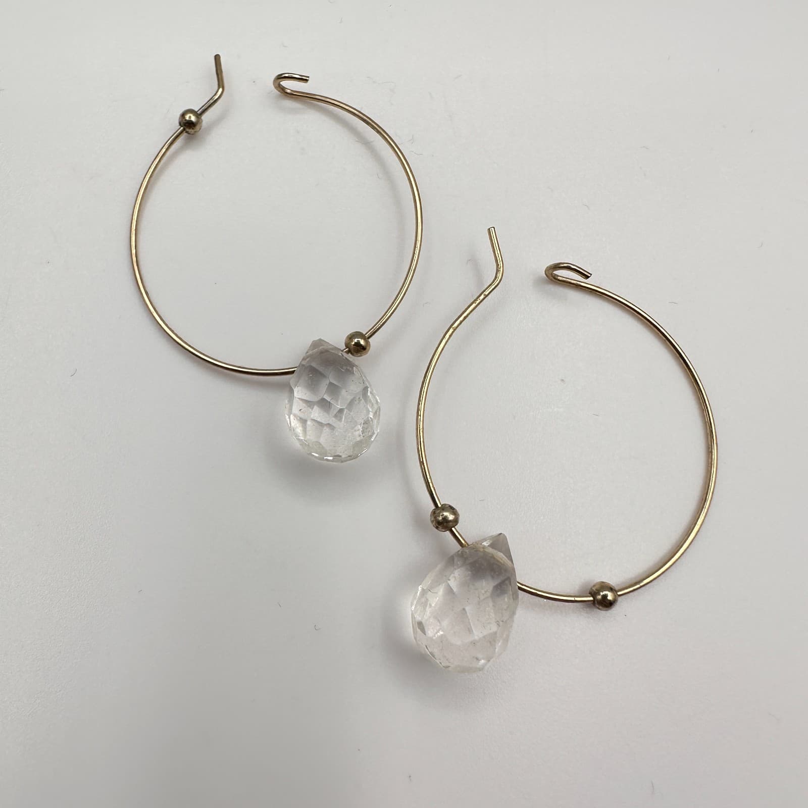 Vintage 80s Clear Quartz Teardrop Dangle Hoop Earrings Gold Tone Jewelry - Thumbnail 2