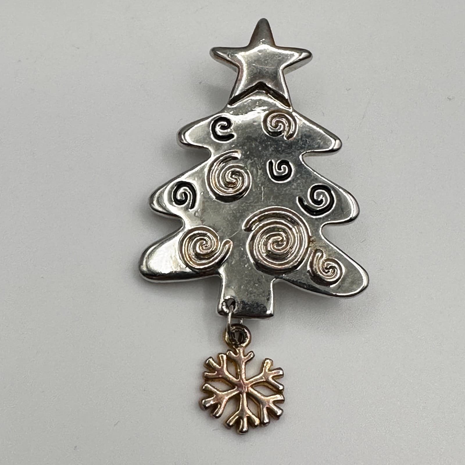 Vintage 90s Christmas Tree Brooch Pin Silver Tone Snowflake Dangle Jewelry - Thumbnail 5