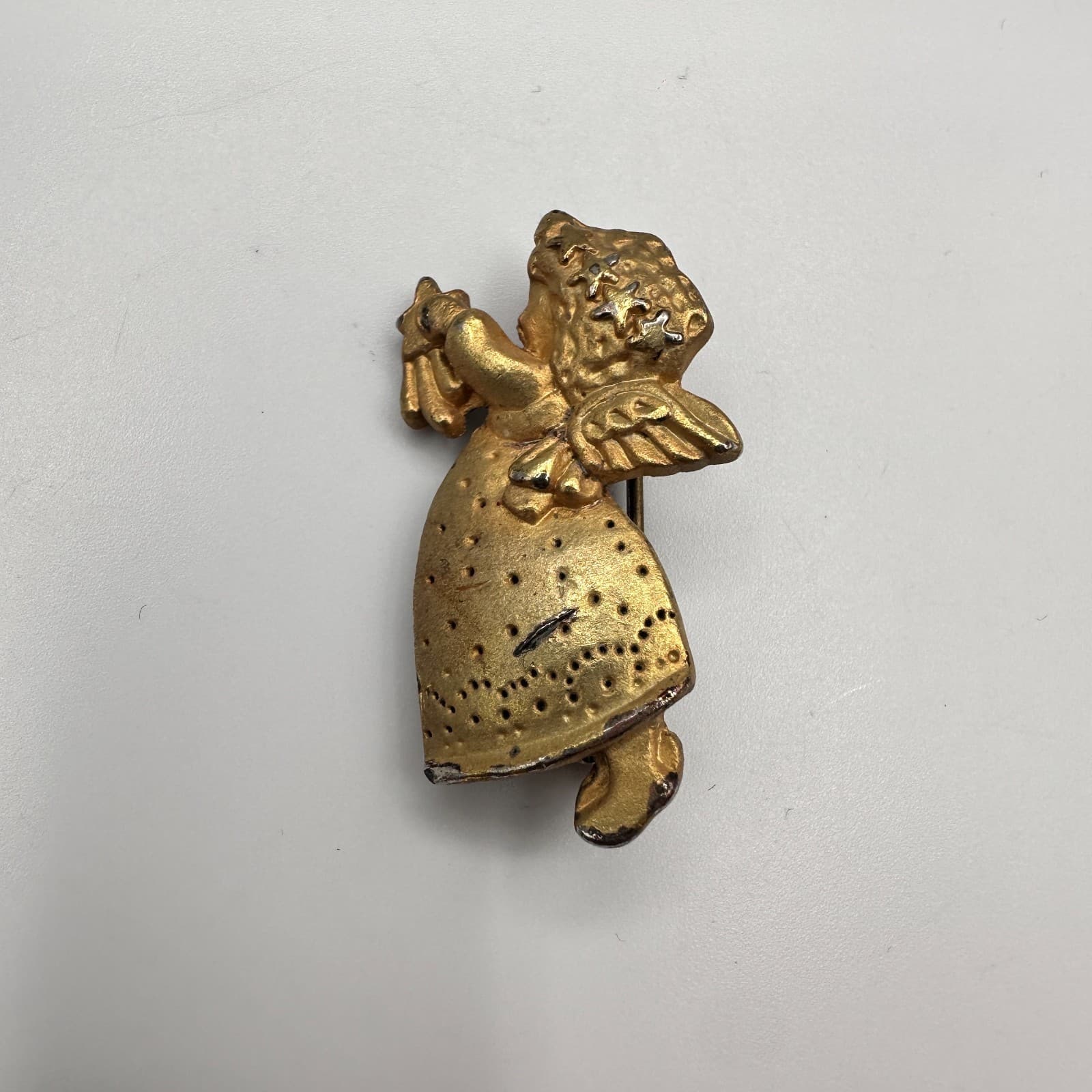 Vintage 80s Gold Tone Angel Brooch Pin Retro Women's Classic Fashion Jewelry - Thumbnail 2