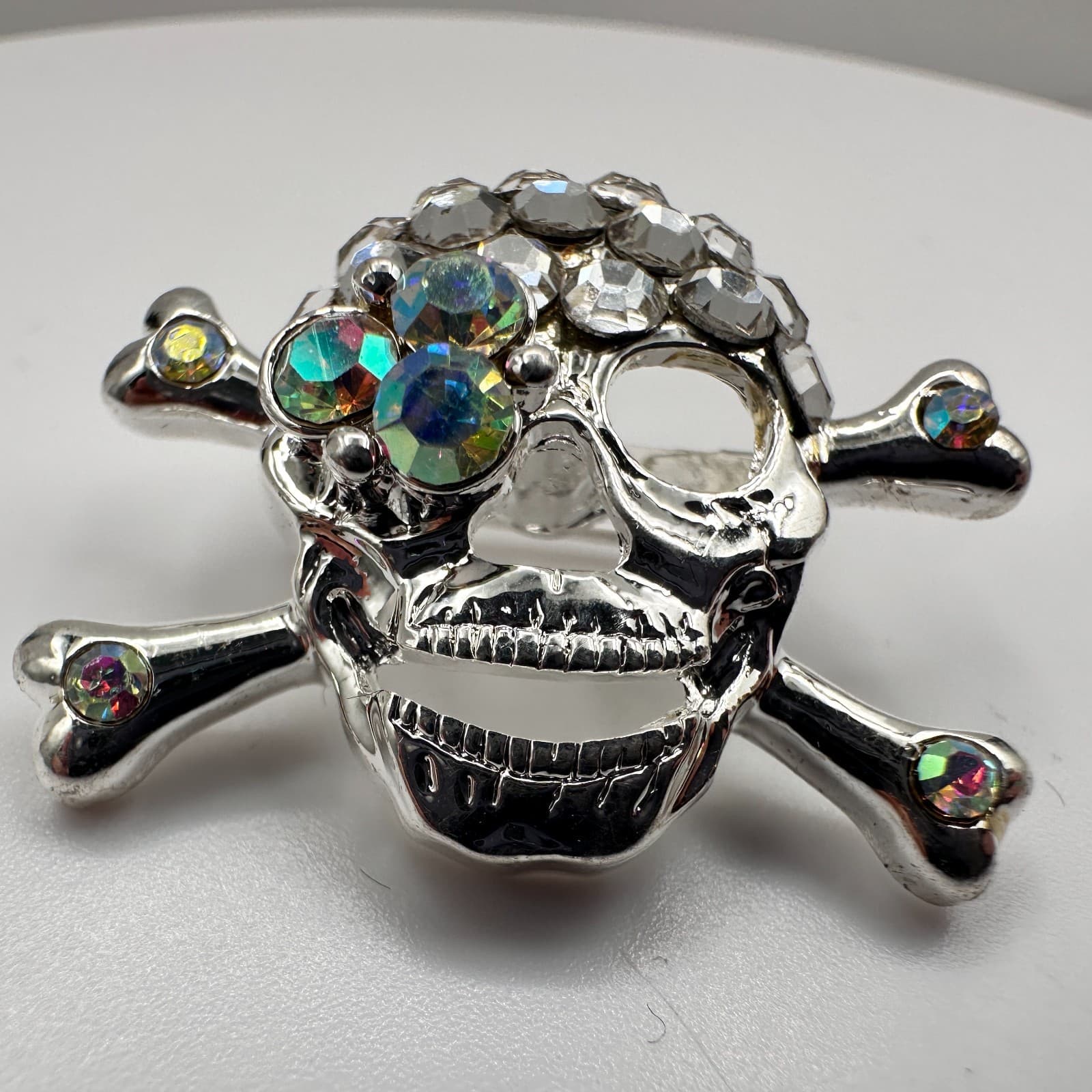 Vintage 90s Skull & Crossbones Gold Silver Rhinestone Charm Brooch Pin Jewelry - Thumbnail 6