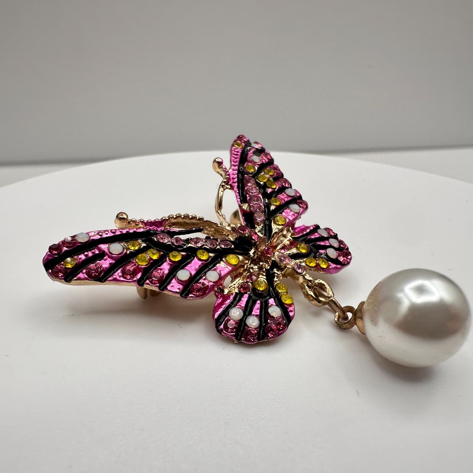 Vintage 80s Pink Butterfly Brooch Faux Pearl Dangle Rhinestone Crystal Jewelry - Thumbnail 6