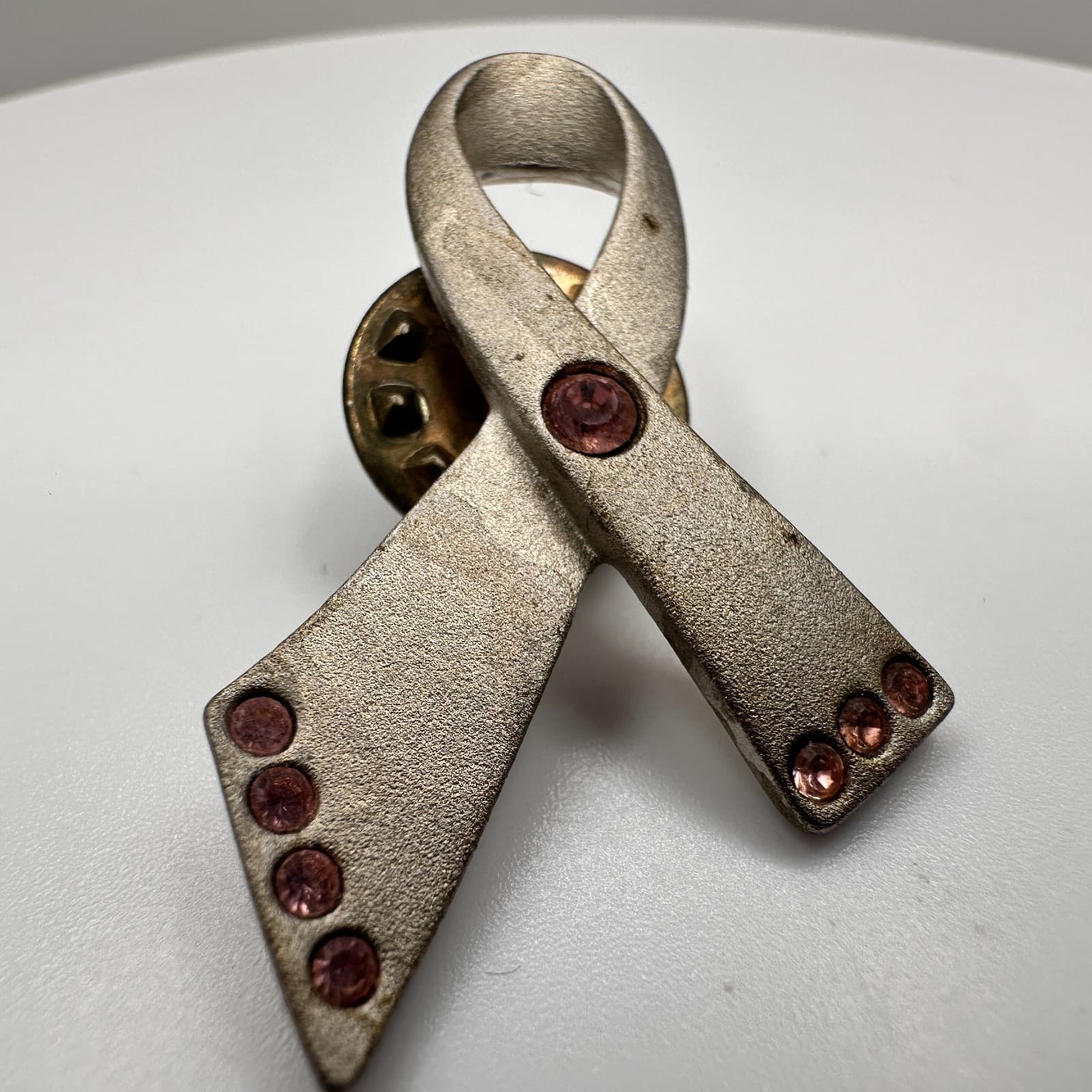 Vintage 80s Cancer Awareness Ribbon Pin Brooch Rhinestone Silver Tone Jewelry - Thumbnail 3