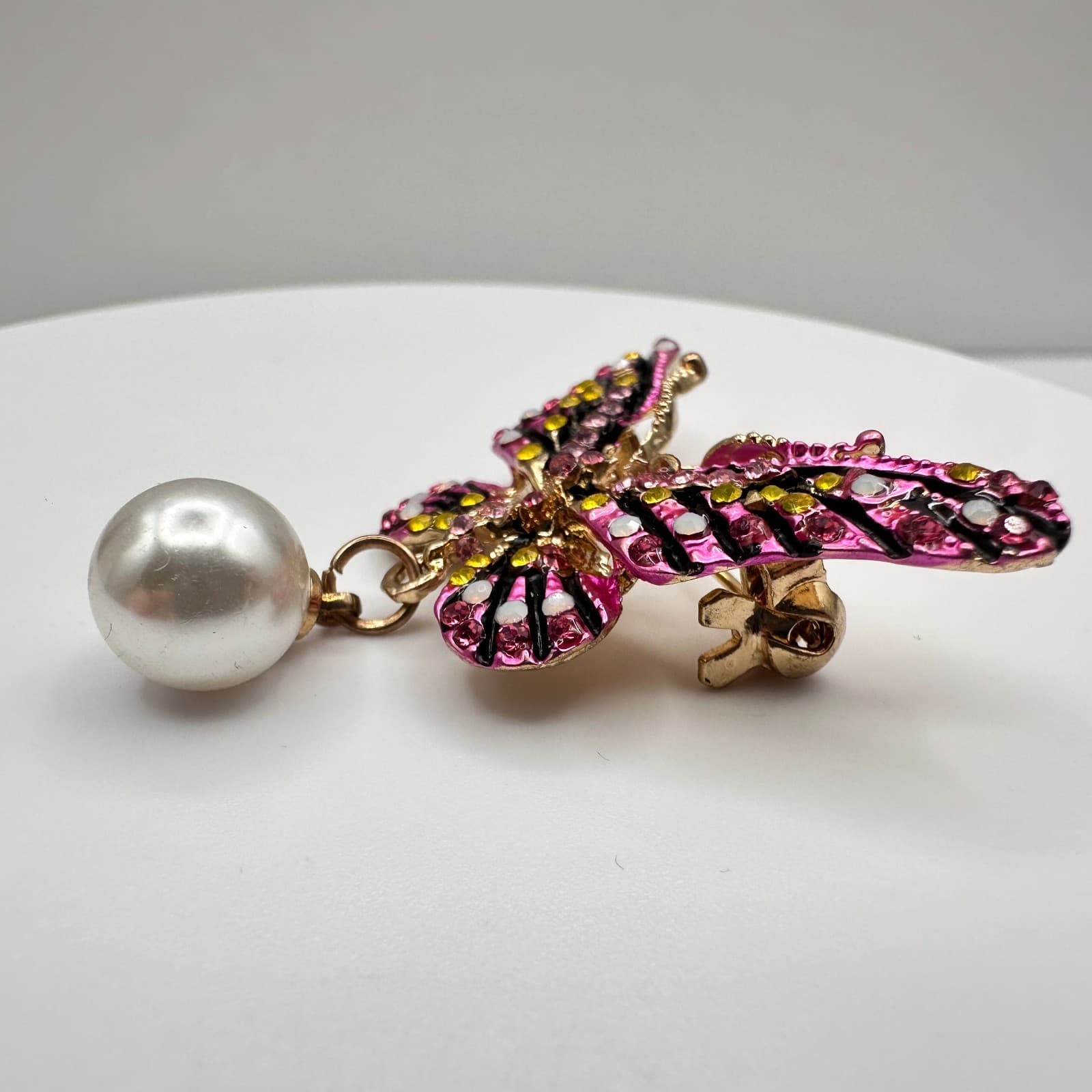 Vintage 80s Pink Butterfly Brooch Faux Pearl Dangle Rhinestone Crystal Jewelry - Thumbnail 5