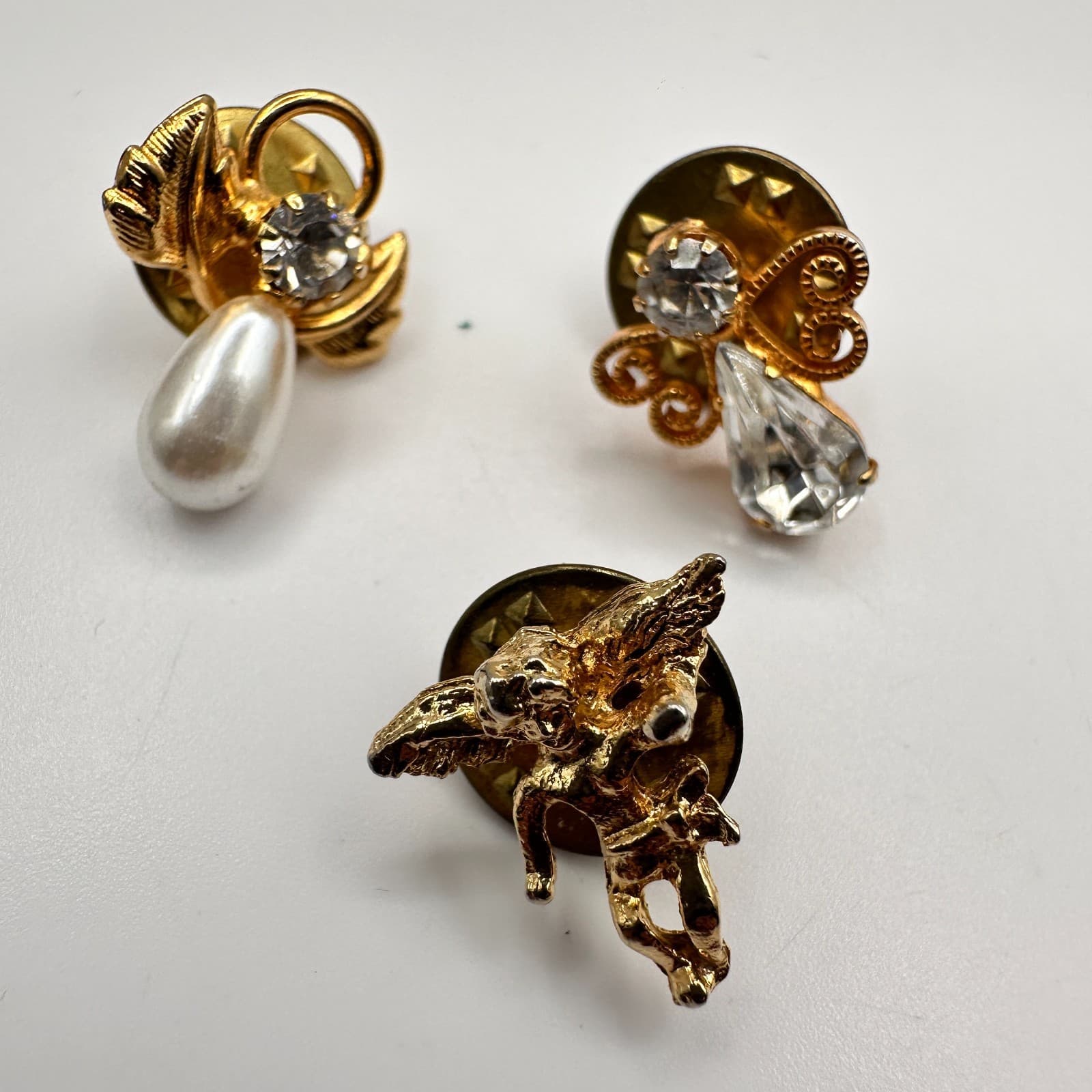 Vintage 90s Gold Tone Angel Cherub Brooch Pin Rhinestone Pearl Christmas Jewelry - Thumbnail 2