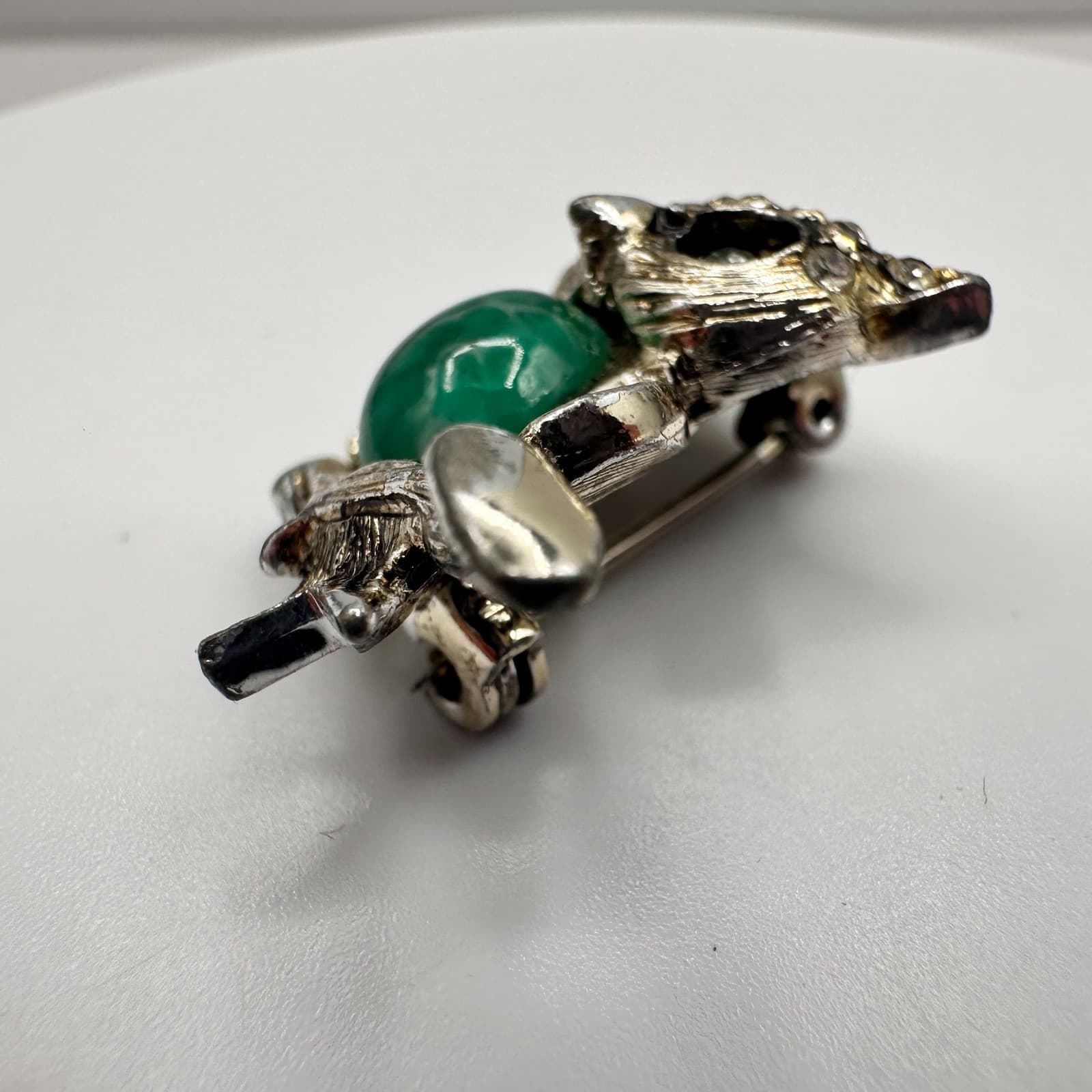 Vintage 80s Silver Tone Owl Brooch Green Stone Crystal Rhinestone Bird Jewelry - Thumbnail 3