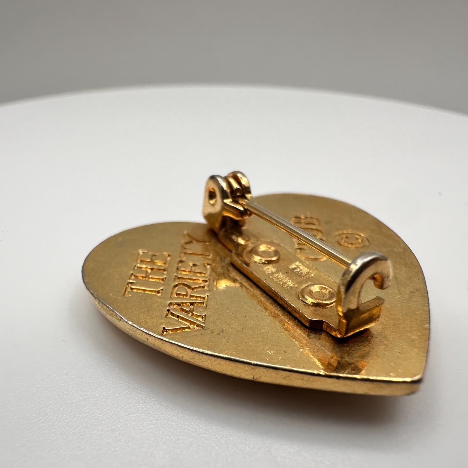 Vintage 80s Gold Tone Heart Dove Peace Pin Brooch Crystal Draw Bird Jewelry - Thumbnail 6