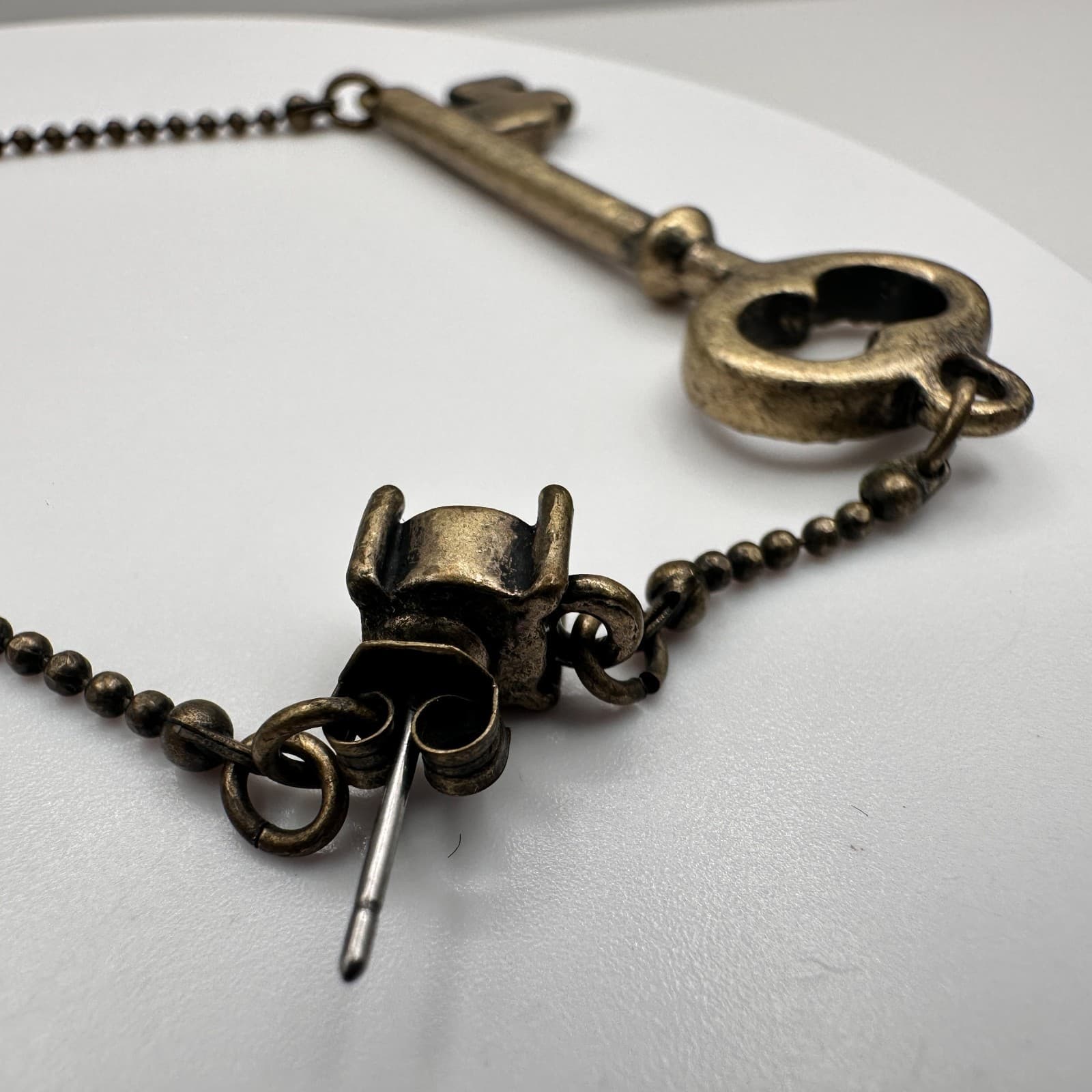 Vintage 70s Brass Tone Skeleton Key Dangle Drop Stud Brooch Pin Crystal Jewelry - Thumbnail 4