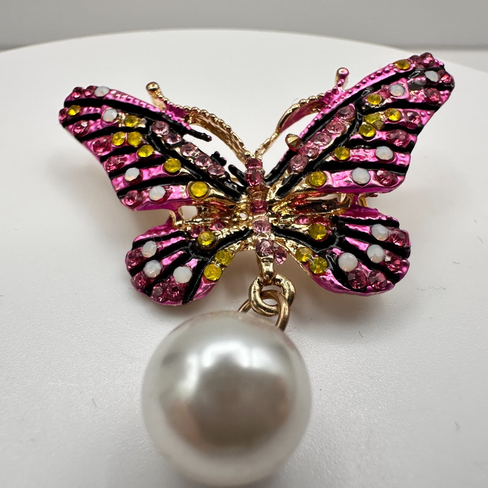 Vintage 80s Pink Butterfly Brooch Faux Pearl Dangle Rhinestone Crystal Jewelry - Thumbnail 3