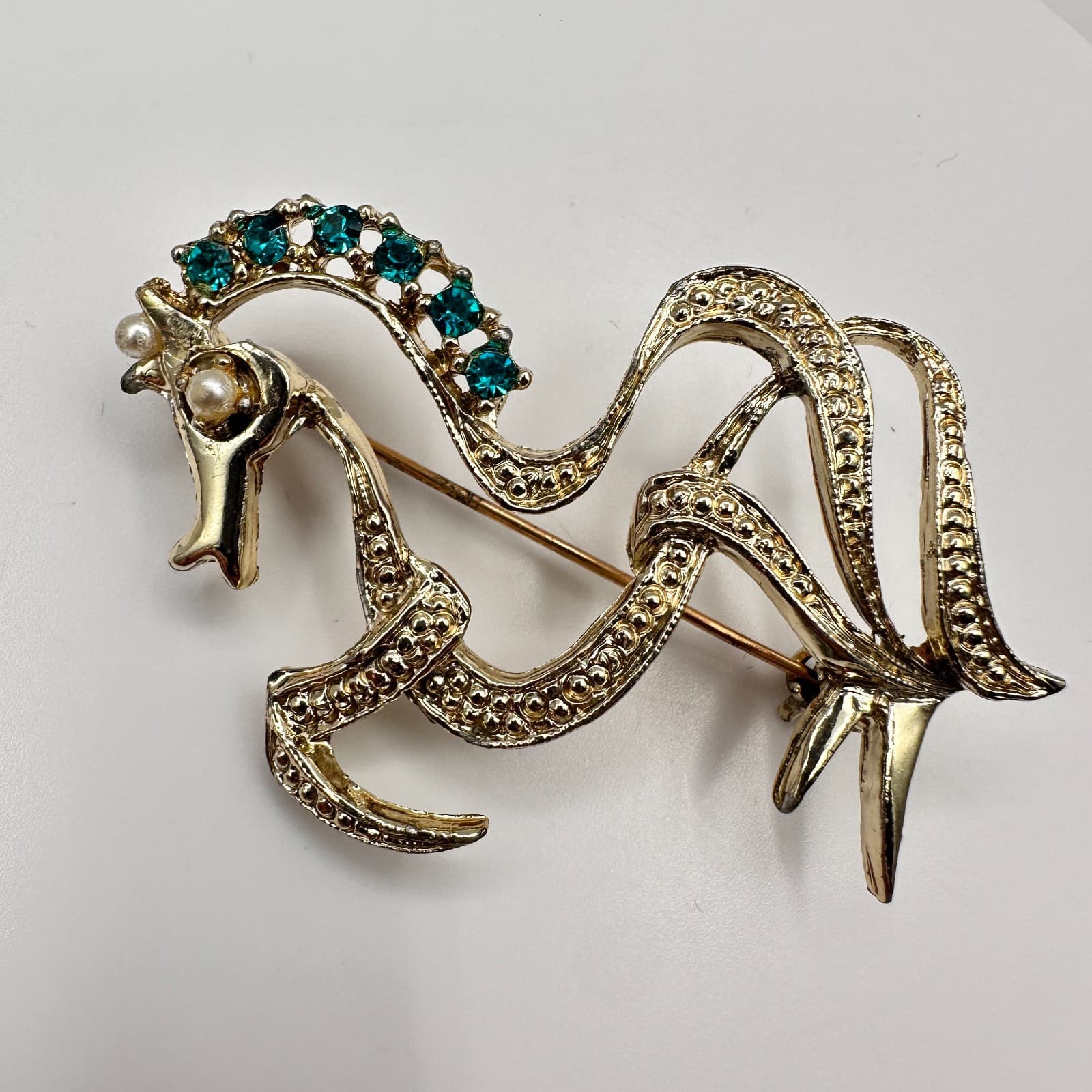 Vintage 80s Gold Tone Horse Brooch Pin Green Rhinestone Faux Pearl Eye Jewelry - Thumbnail 2