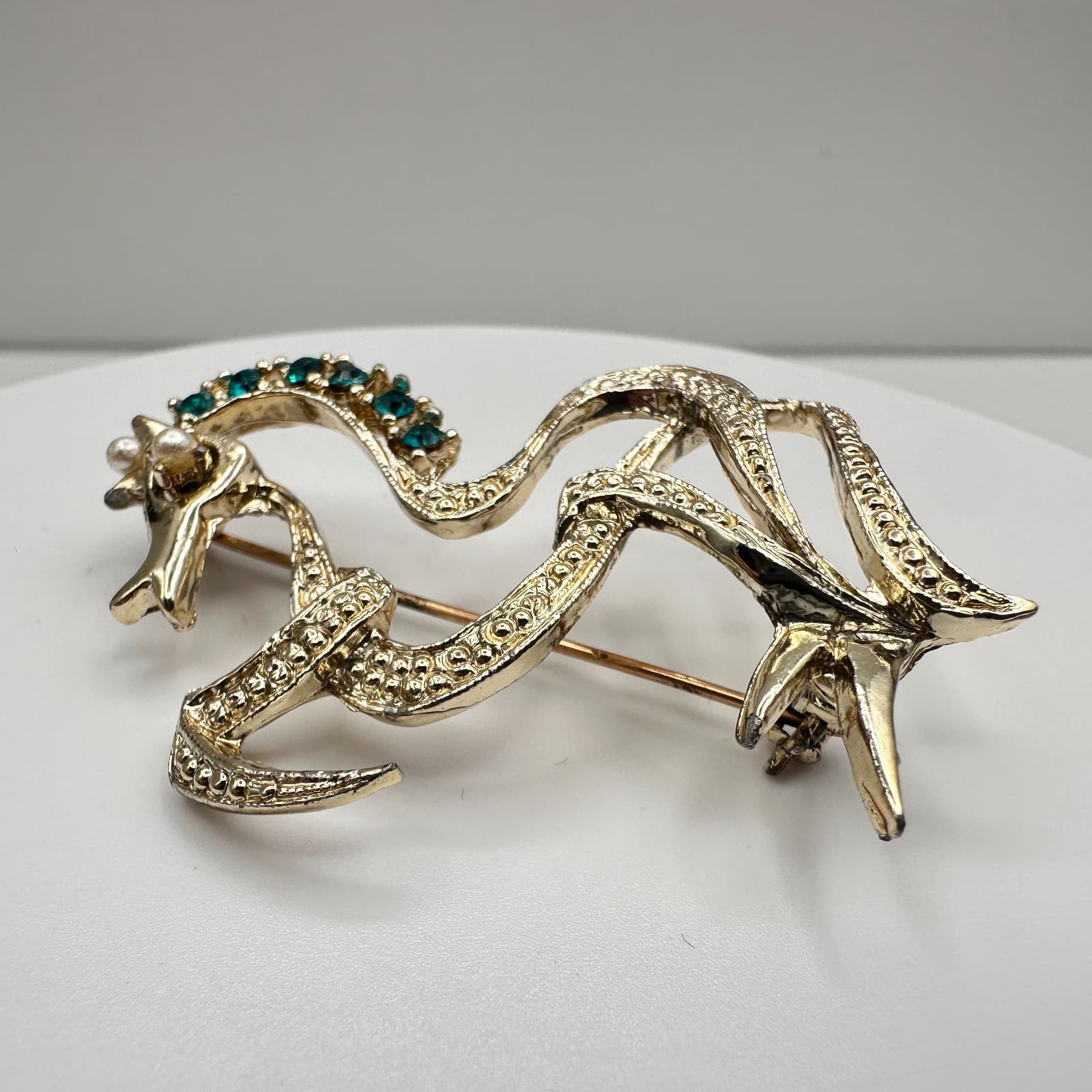 Vintage 80s Gold Tone Horse Brooch Pin Green Rhinestone Faux Pearl Eye Jewelry - Thumbnail 3