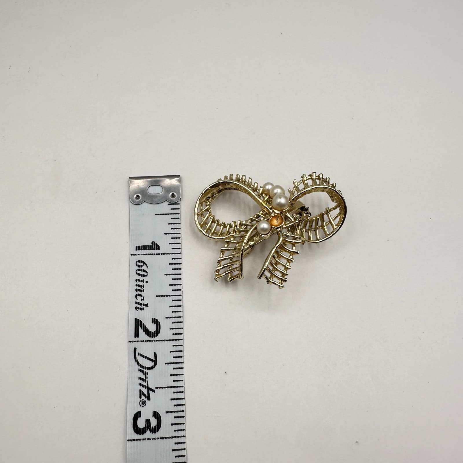 Vintage 80s Gold Tone Faux Pearl Bow Brooch Pin Ribbon Woven Knotwork Jewelry - Thumbnail 7