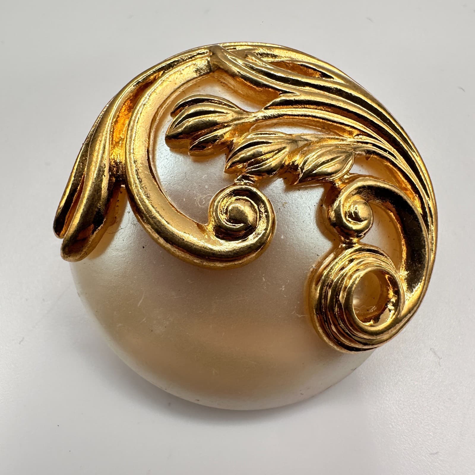 Vintage 90s Faux Pearl Gold Tone Plume Button Pin Brooch Art Nouveau Jewelry - Thumbnail 3