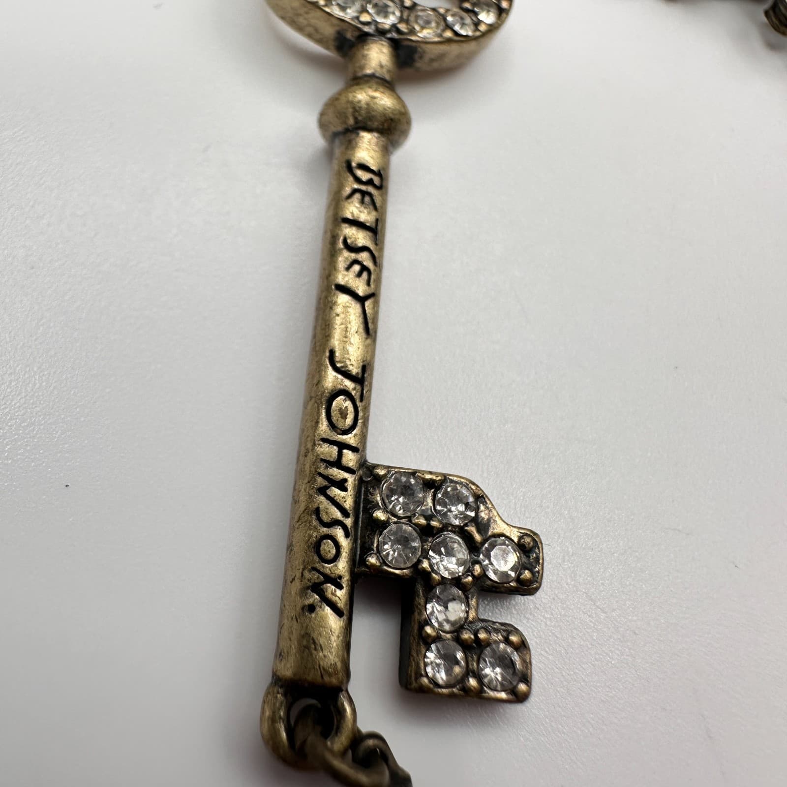 Vintage 70s Brass Tone Skeleton Key Dangle Drop Stud Brooch Pin Crystal Jewelry - Thumbnail 7