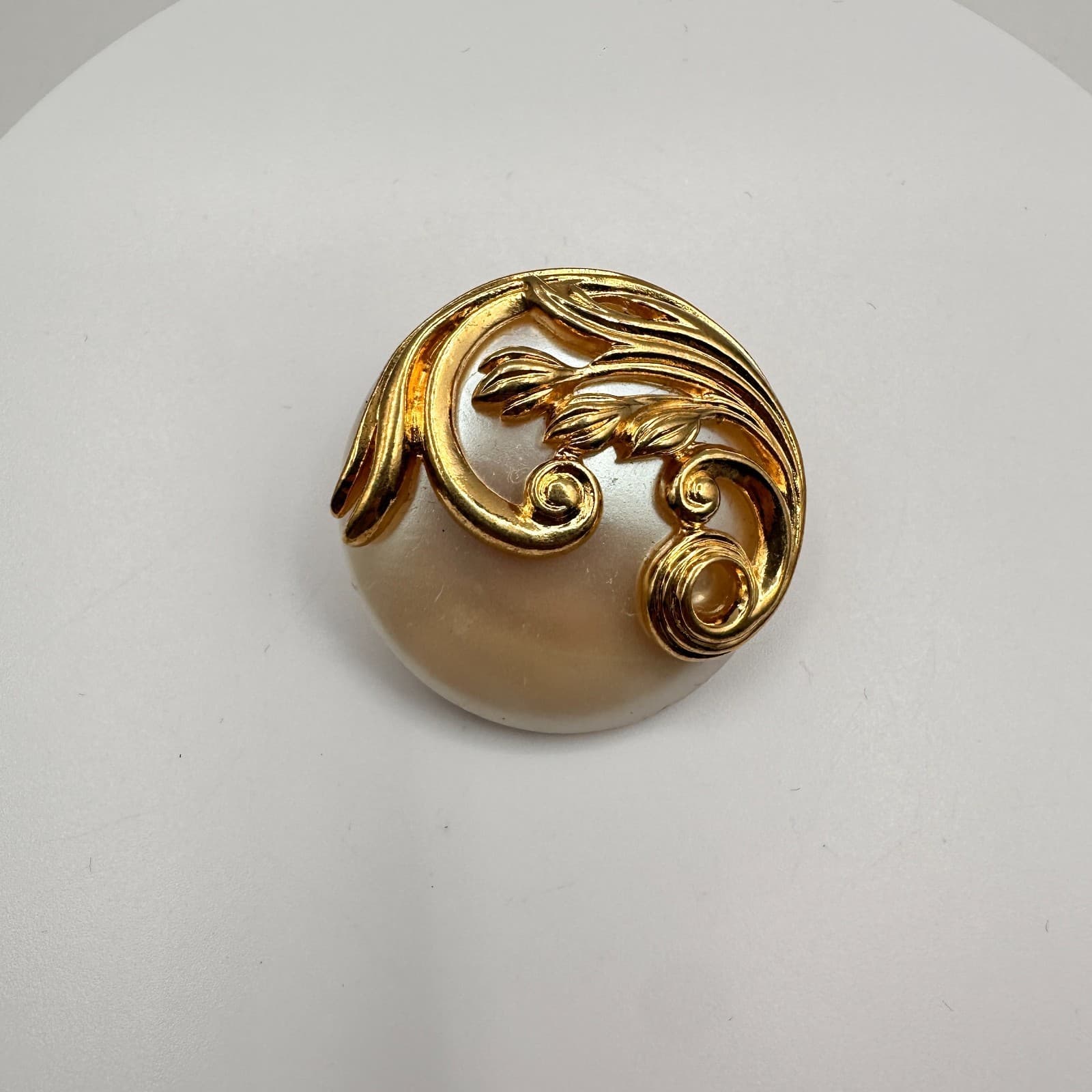 Vintage 90s Faux Pearl Gold Tone Plume Button Pin Brooch Art Nouveau Jewelry - Thumbnail 2