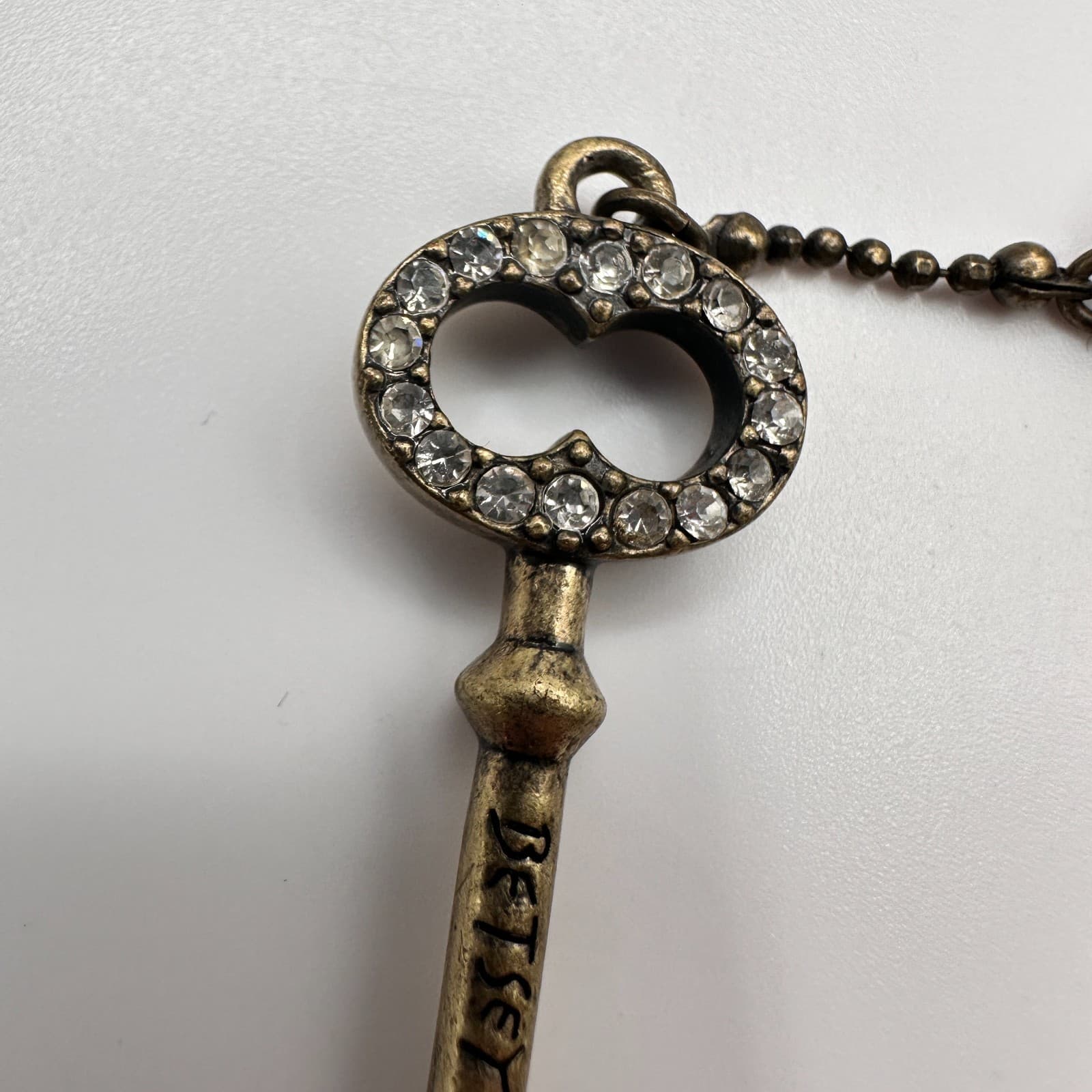 Vintage 70s Brass Tone Skeleton Key Dangle Drop Stud Brooch Pin Crystal Jewelry - Thumbnail 8