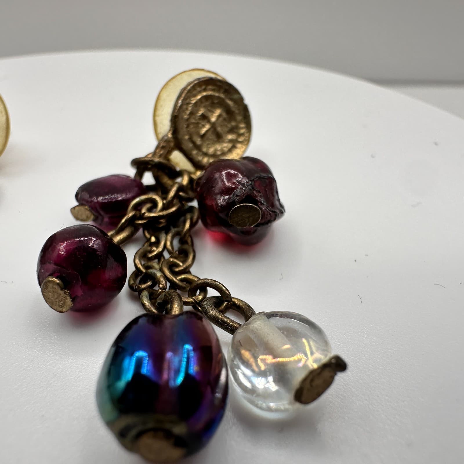 Vintage Y2K Grapes Dangle Earrings Iridescent Beaded Brass Tone Chain Jewelry - Thumbnail 4