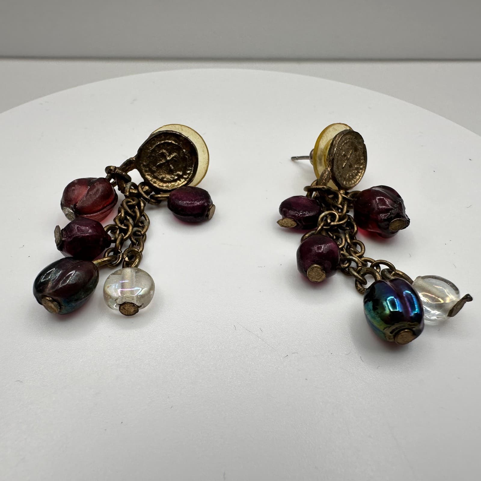 Vintage Y2K Grapes Dangle Earrings Iridescent Beaded Brass Tone Chain Jewelry - Thumbnail 2