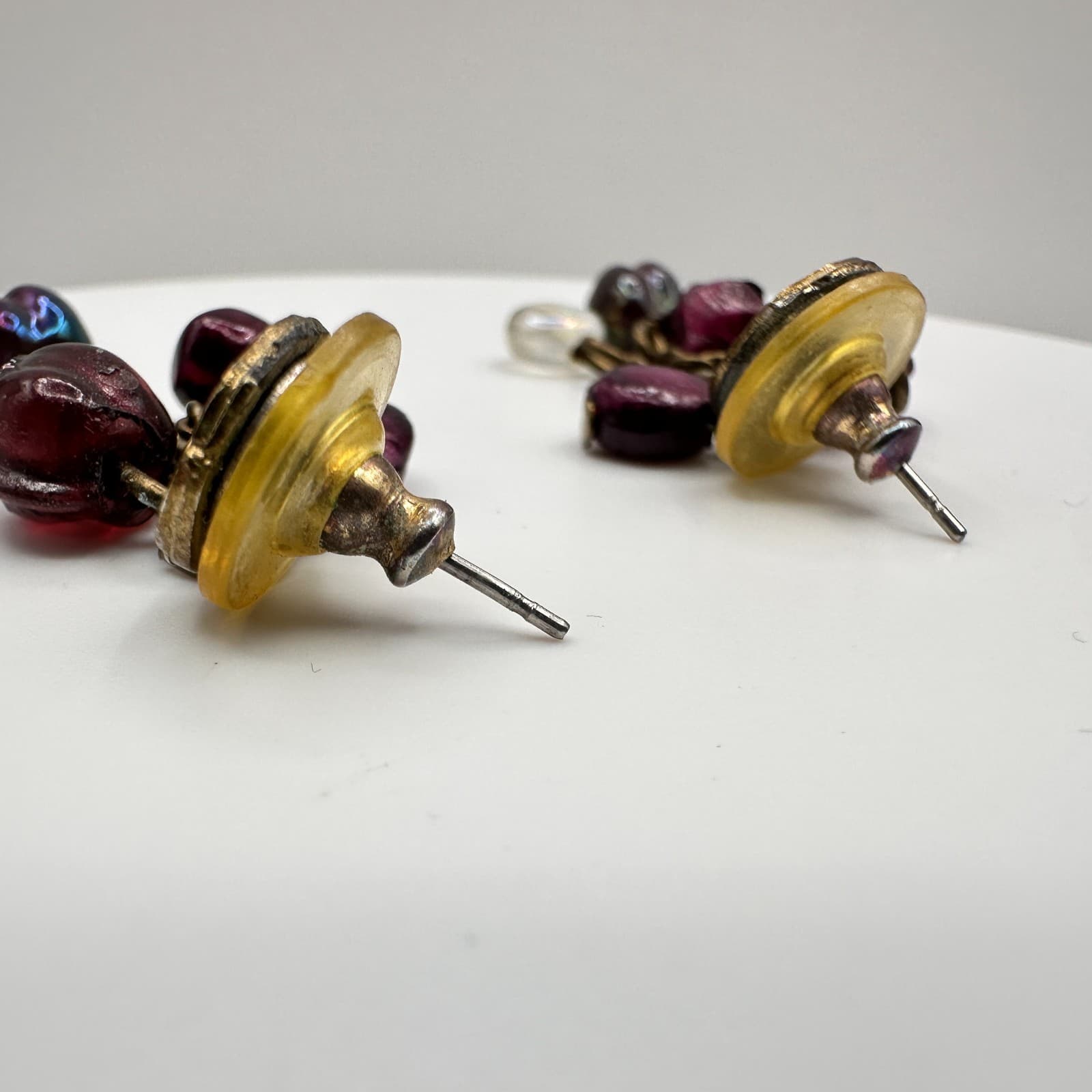 Vintage Y2K Grapes Dangle Earrings Iridescent Beaded Brass Tone Chain Jewelry - Thumbnail 6