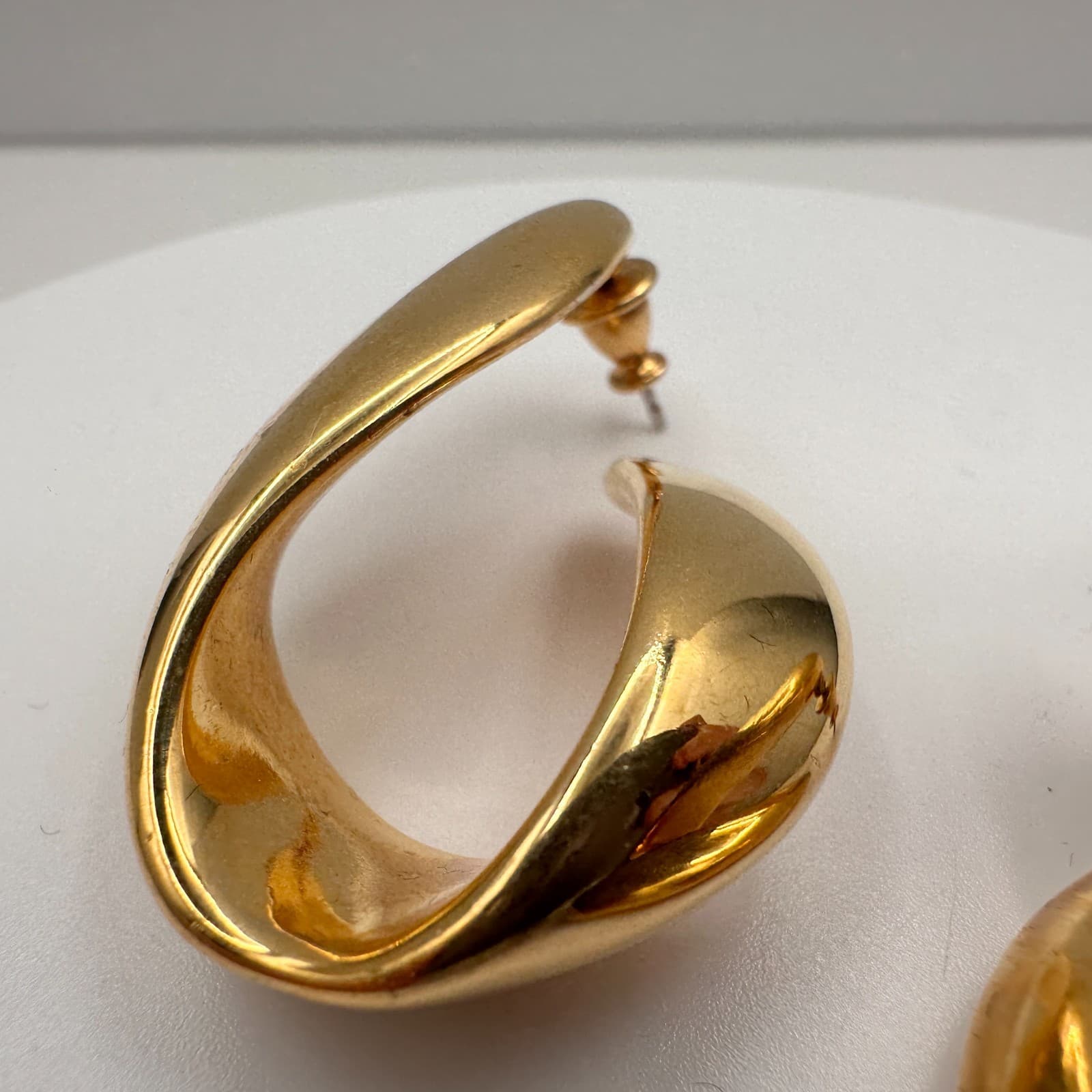 Vintage 90s Puffy Gold Tone Curled Ribbon Hoop Earrings Women's Classic Jewelry - Thumbnail 4