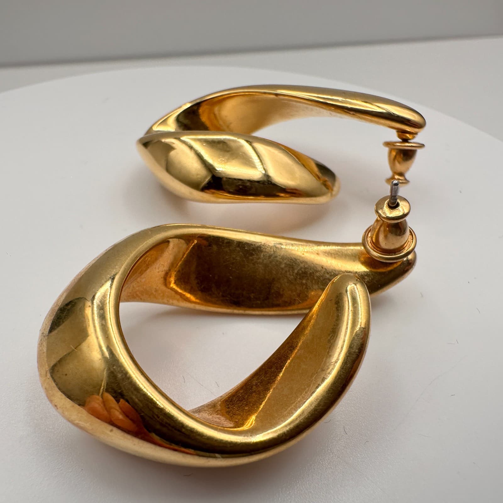 Vintage 90s Puffy Gold Tone Curled Ribbon Hoop Earrings Women's Classic Jewelry - Thumbnail 7