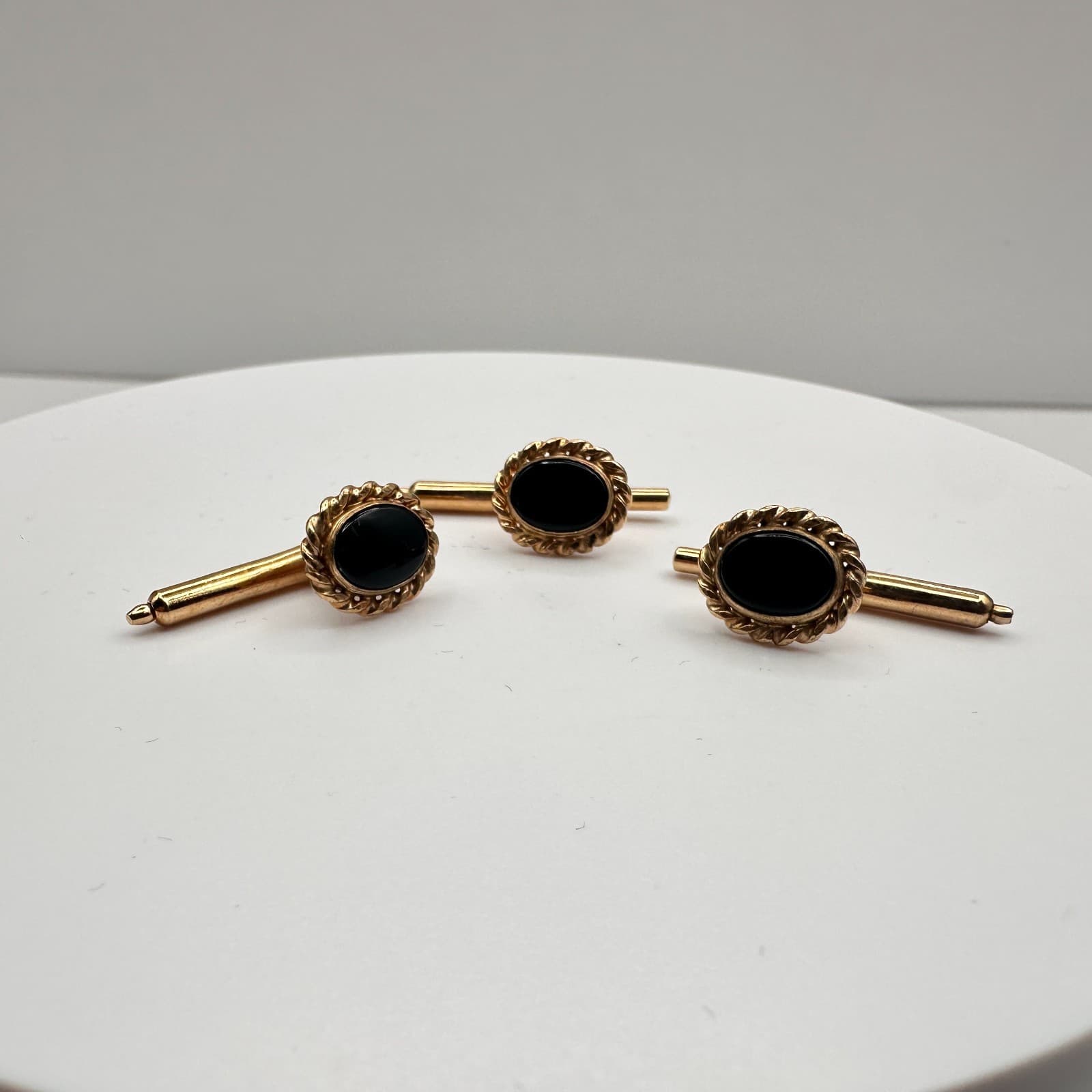 Vintage 90s Gold Tone Twisted Rope Edge Black Onyx Cufflinks Set Jewelry - Image 1