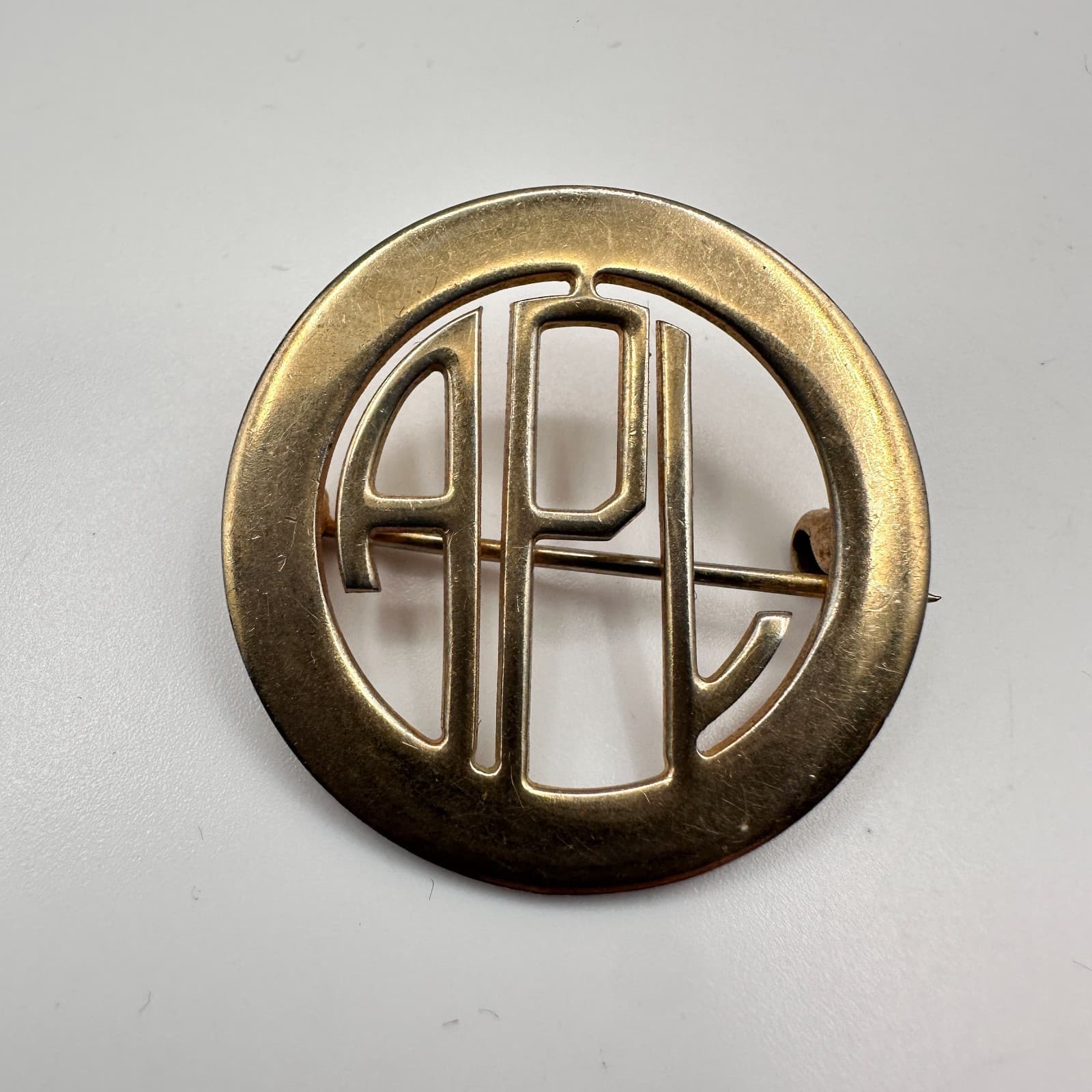 Vintage 90s Gold Tone Circle Monogram APL Initial Brooch Pin Women's Jewelry - Thumbnail 2
