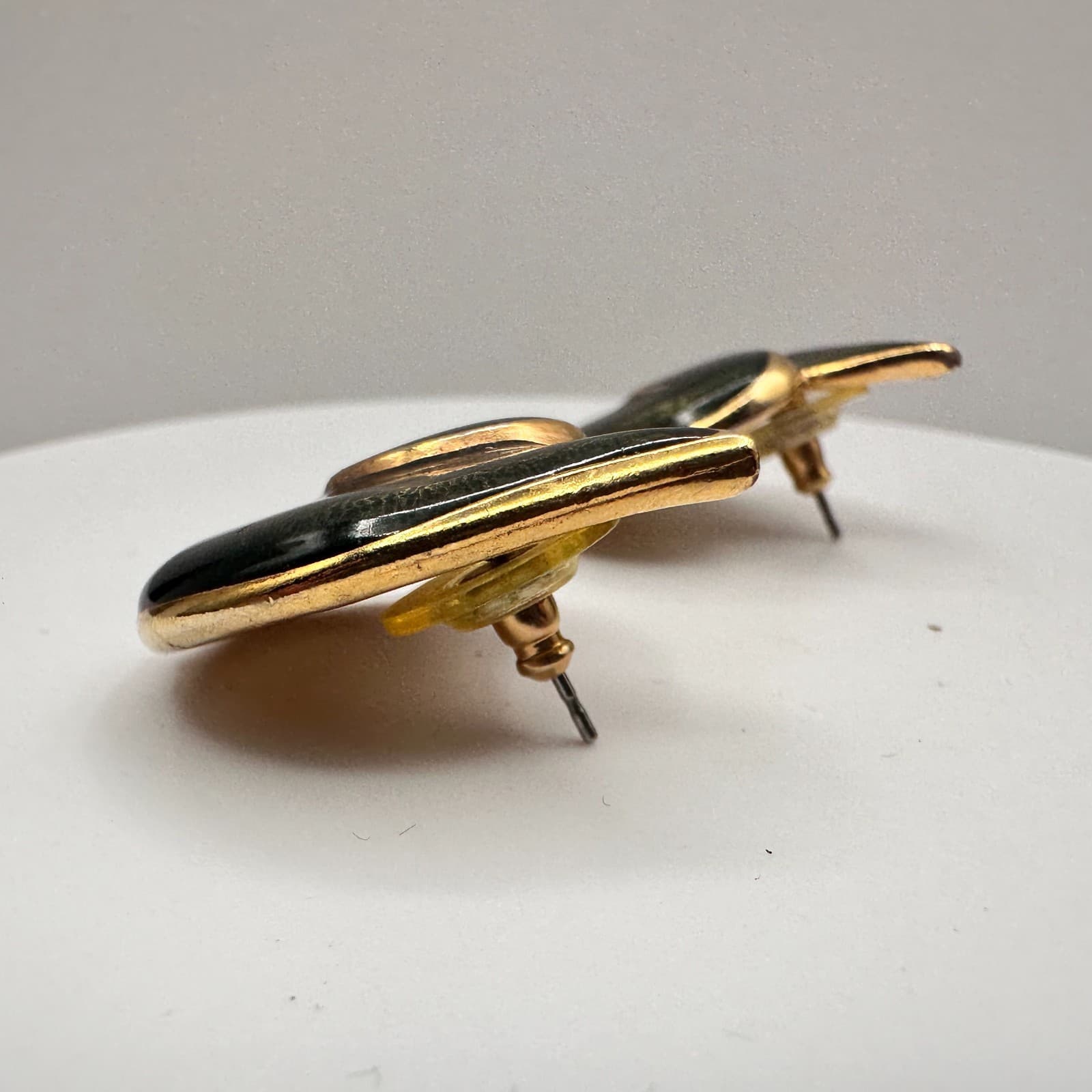 Vintage 80s Black Enamel Gold Tone Swirl Seashell Pierced Stud Earrings Jewelry - Thumbnail 4