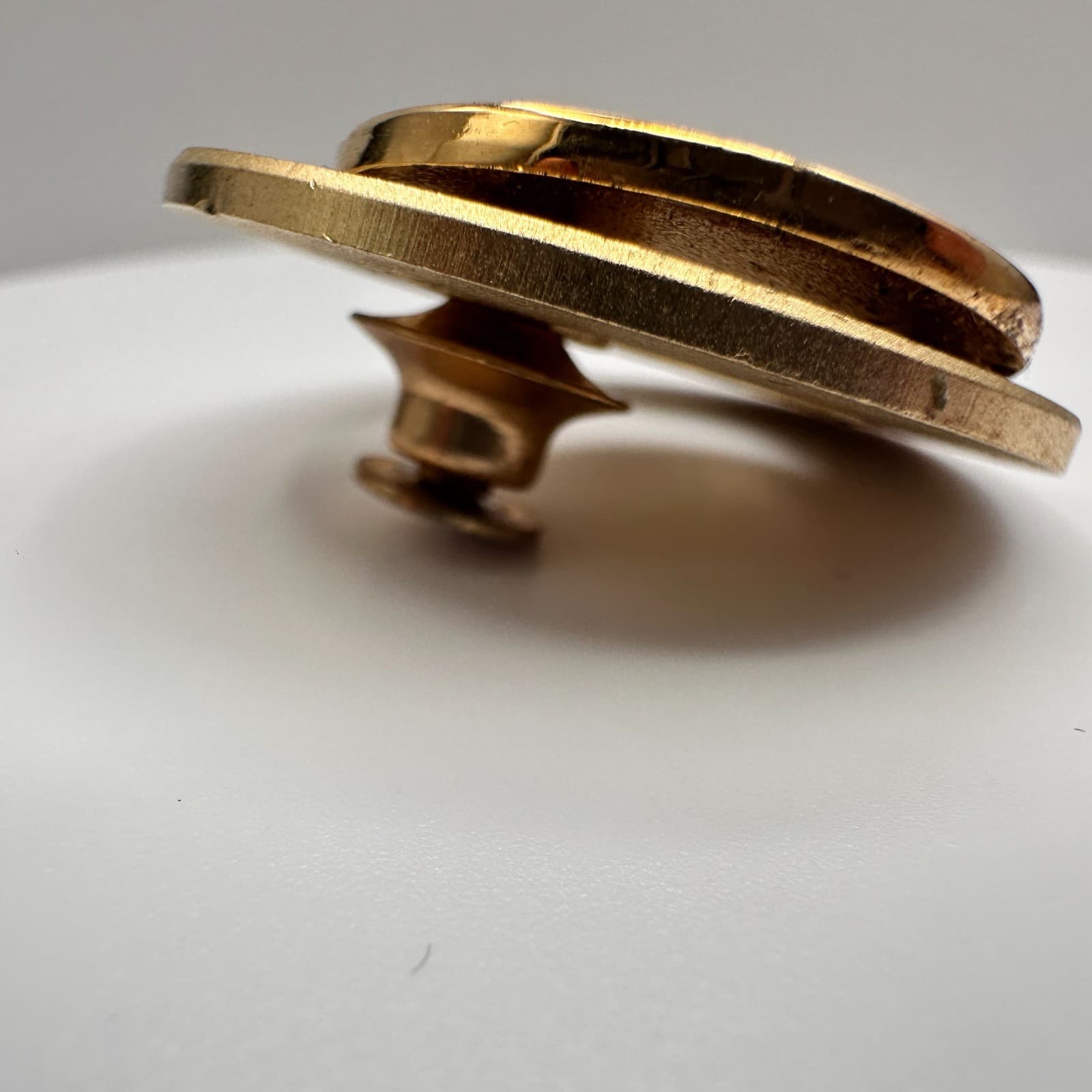 Vintage 90s Mary Kay Senior Consultant Gold Tone Crystal Reward Lapel Pin - Thumbnail 4